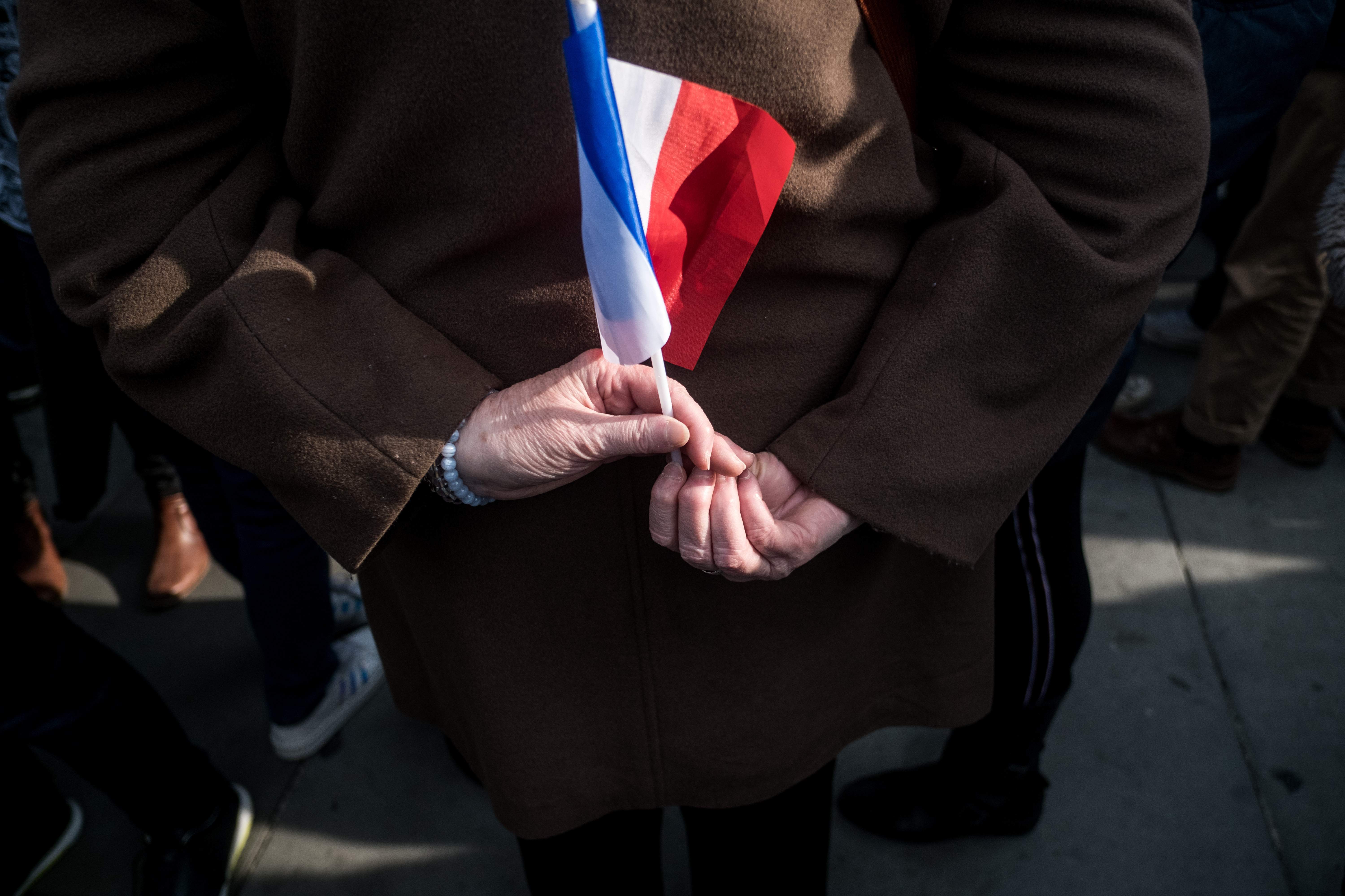 EuropaPress 5505928 october 18 2020 paris ile de france region france woman with french flag in