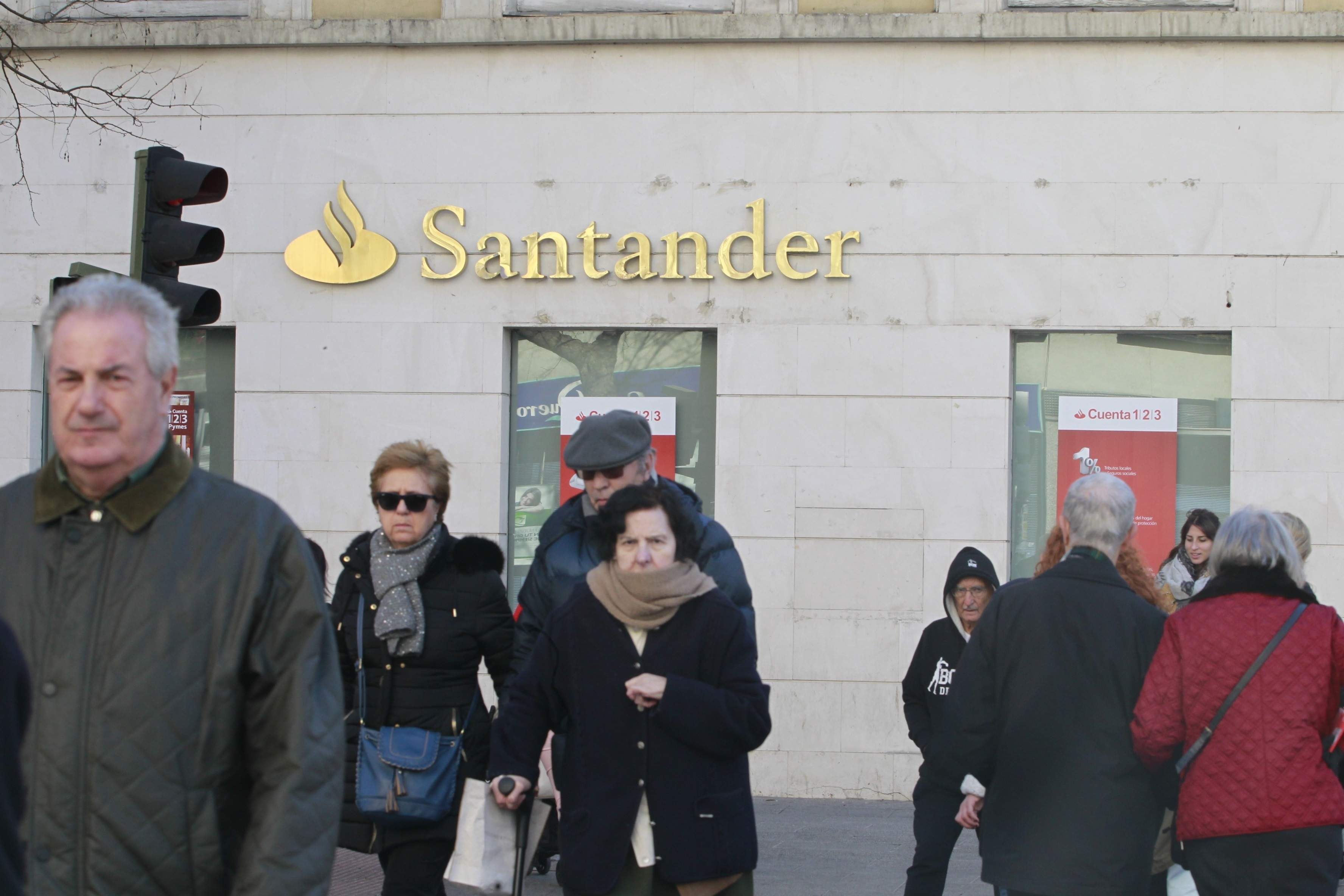 Una oficina del banco Santander