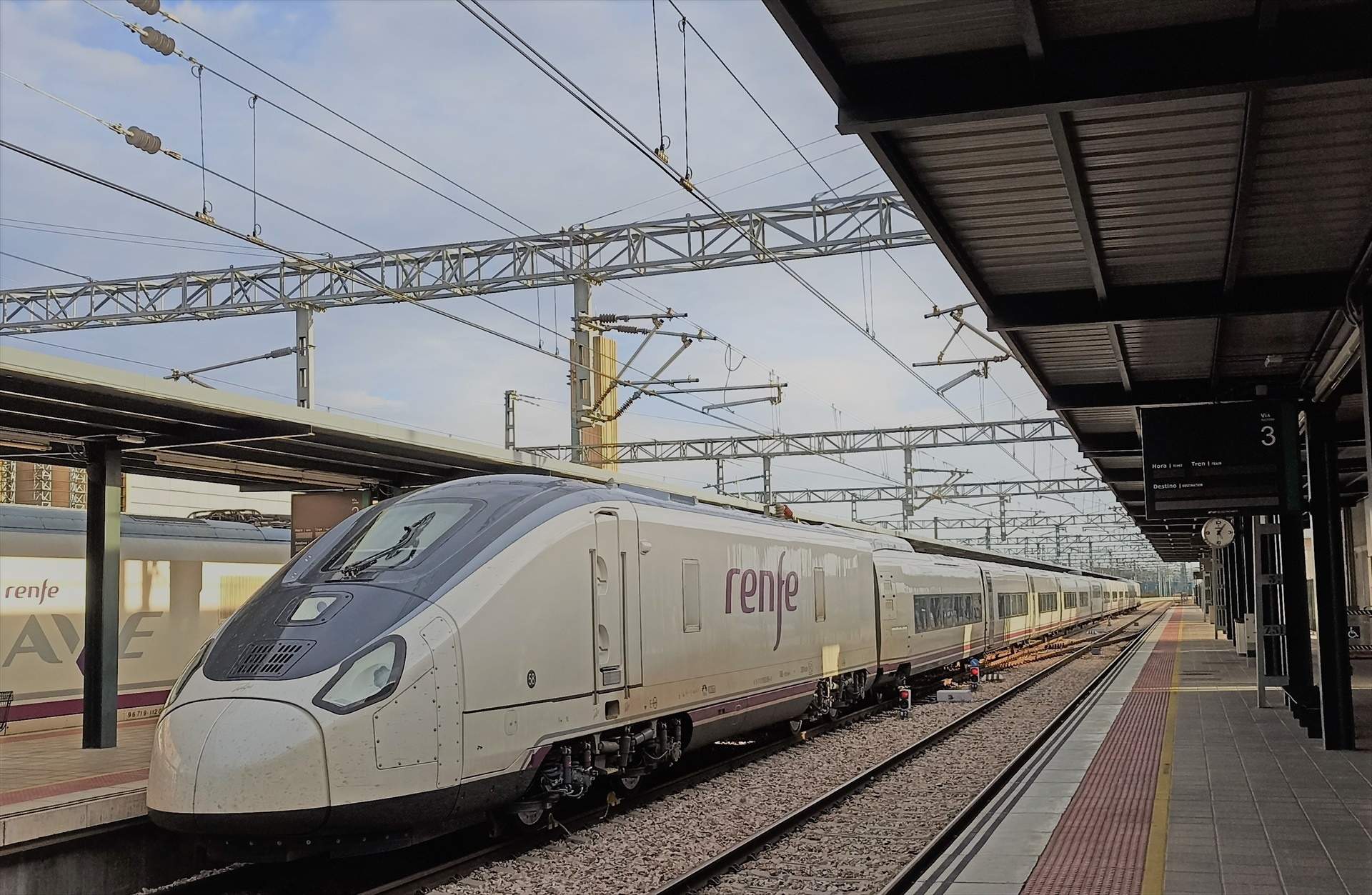 Renfe busca 600 nuevos maquinistas: estos son los requisitos