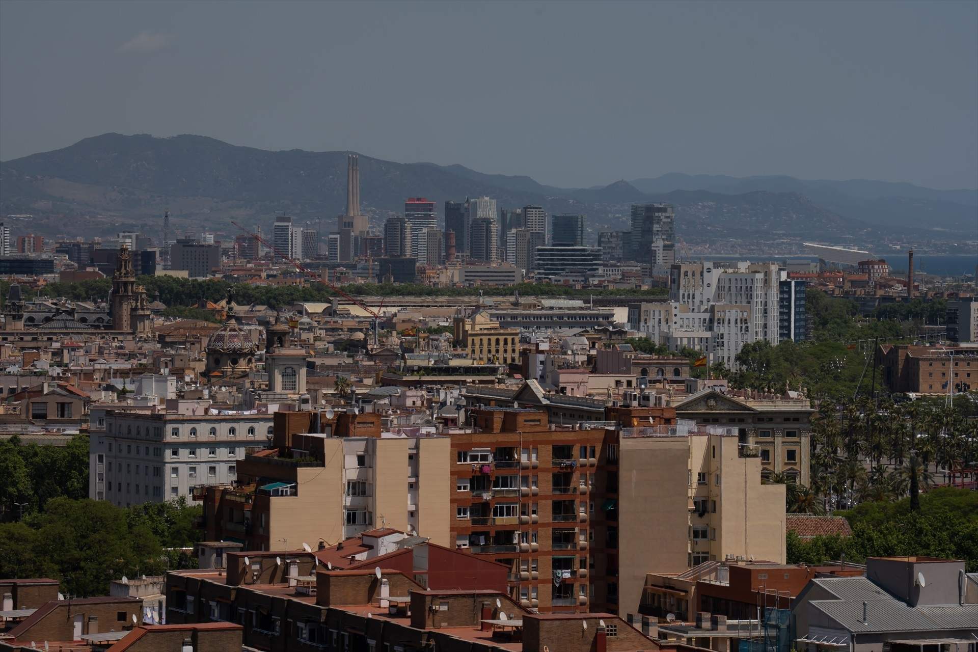 Catalunya prepara un registro de grandes tenedores y una regulación del alquiler temporal