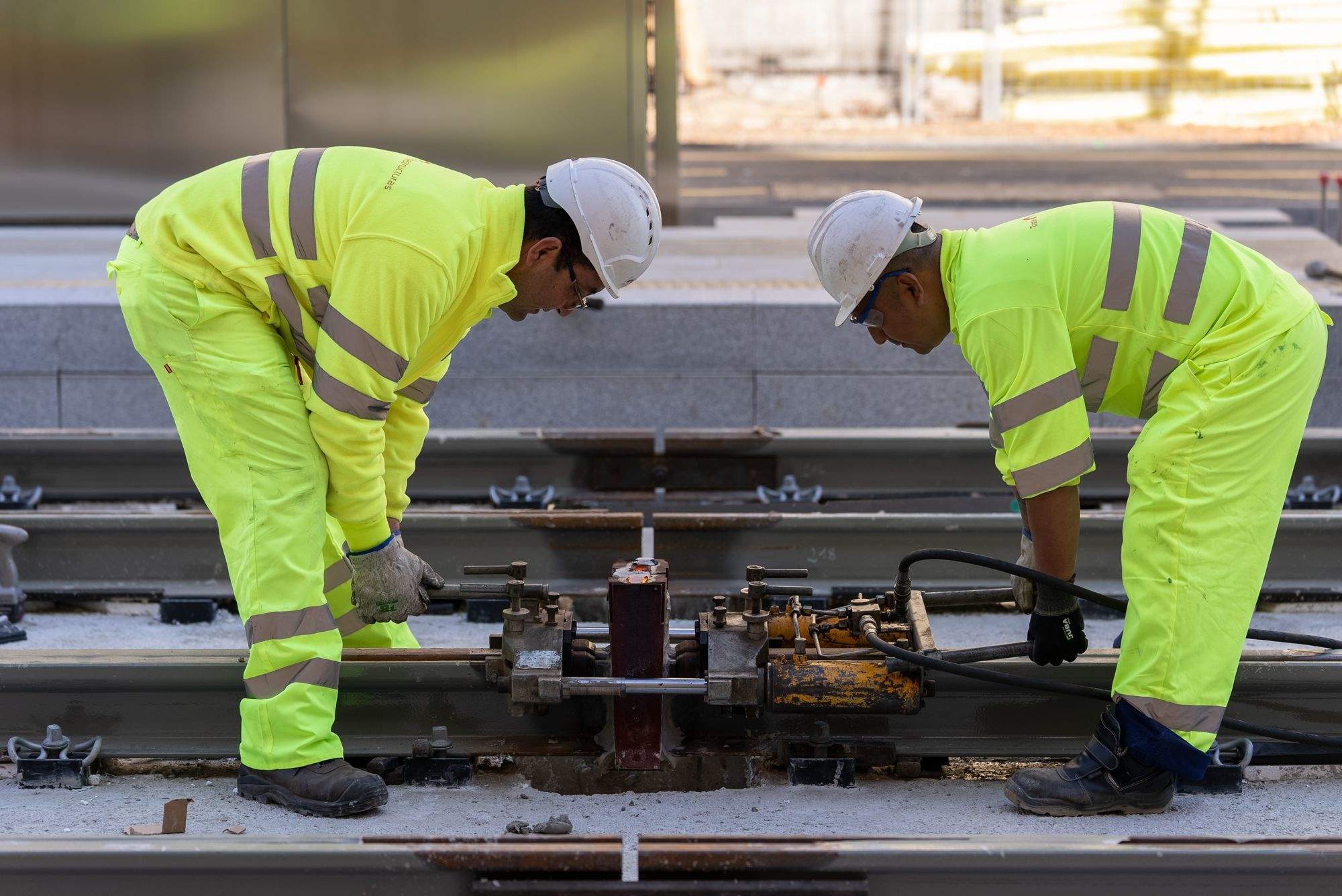 EuropaPress 5802541 dos trabajadores