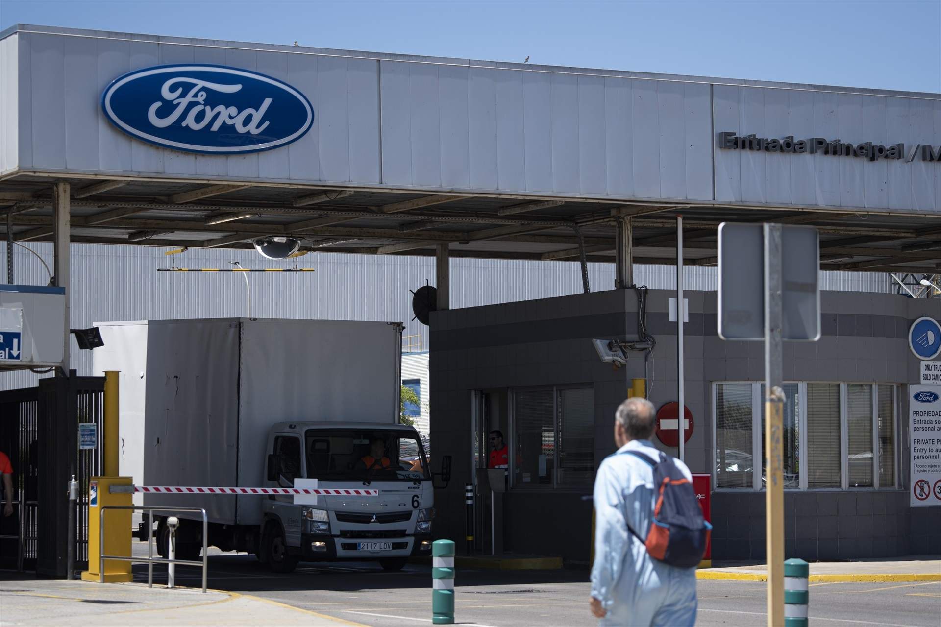 EuropaPress 4534147 logo ford entrada fabrica 22 junio 2022 almussafes valencia comunidad