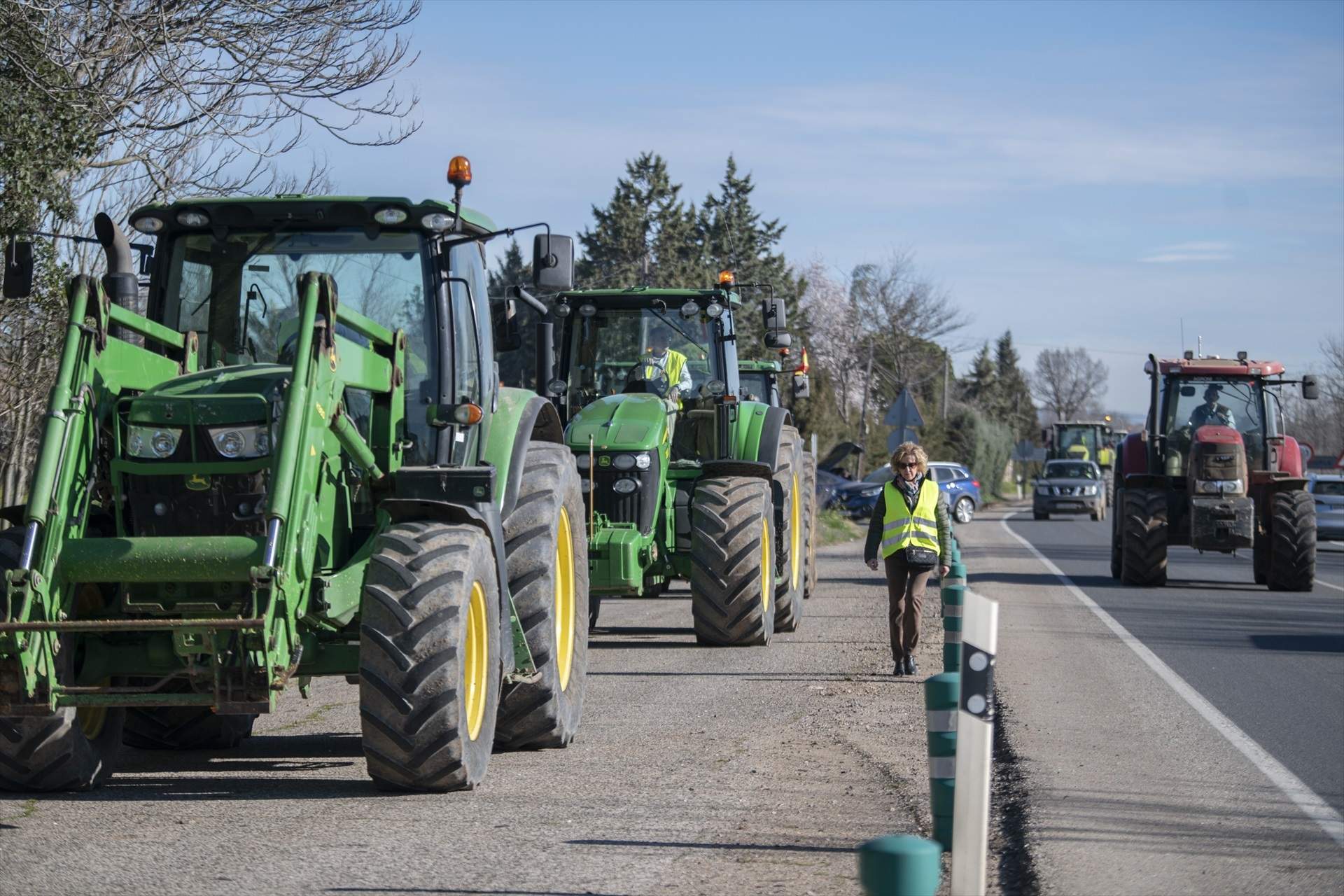 EuropaPress 5772218 agricultores cortan trafico a 41 decimosexta jornada protestas tractores
