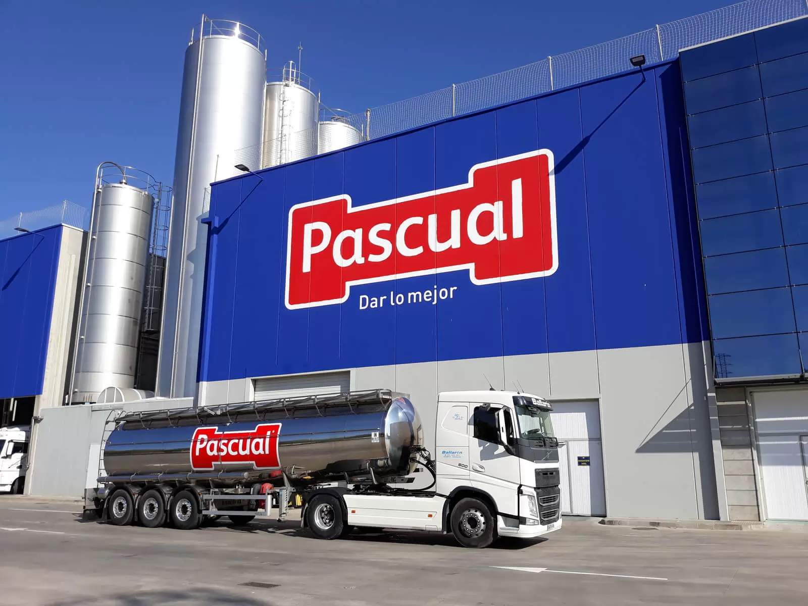 Pascual buscará otras vías para vender su leche tras ser excluida de lineales de Mercadona