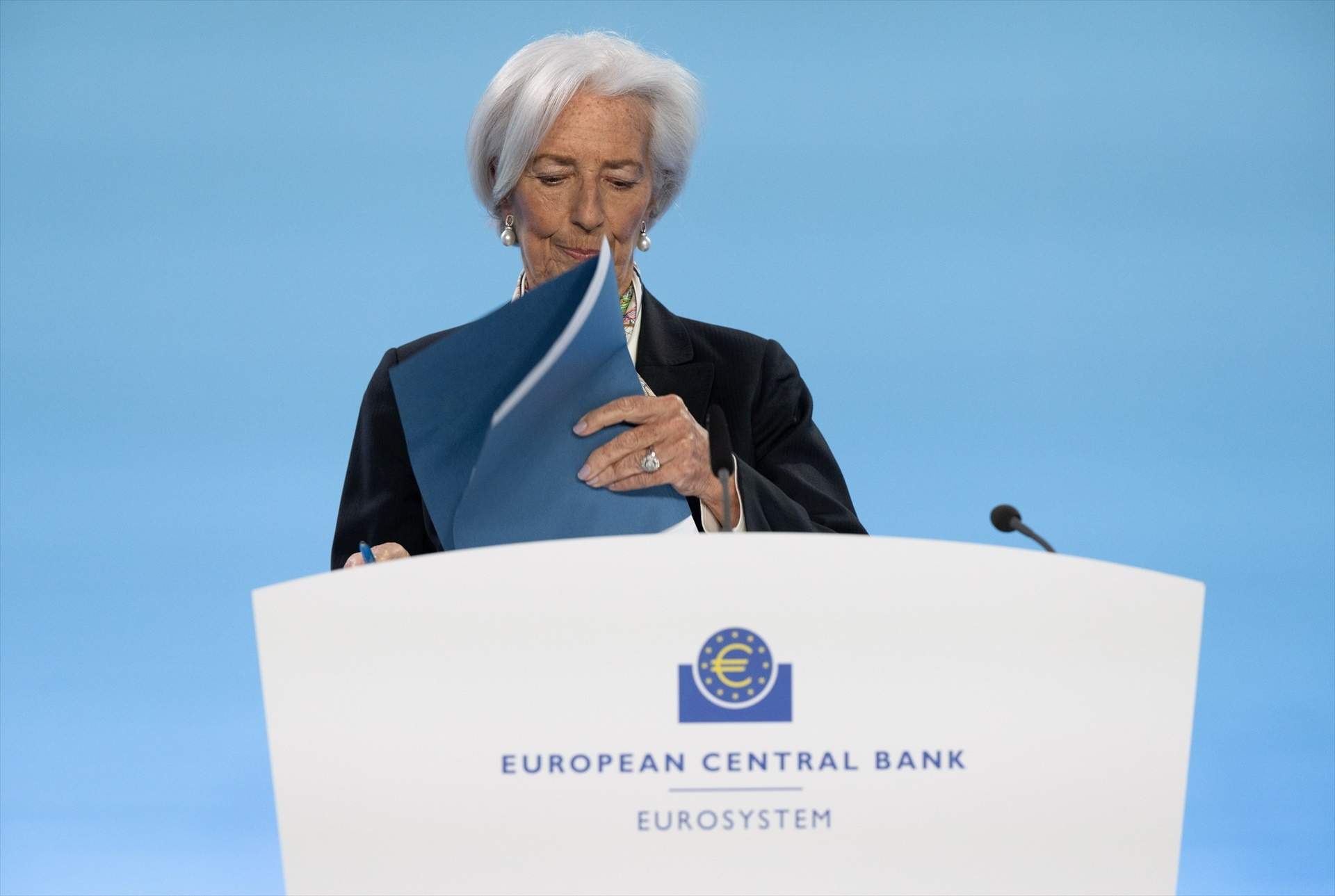 Lagarde (BCE) asegura que la eurozona está mostrando "claros signos de recuperación"