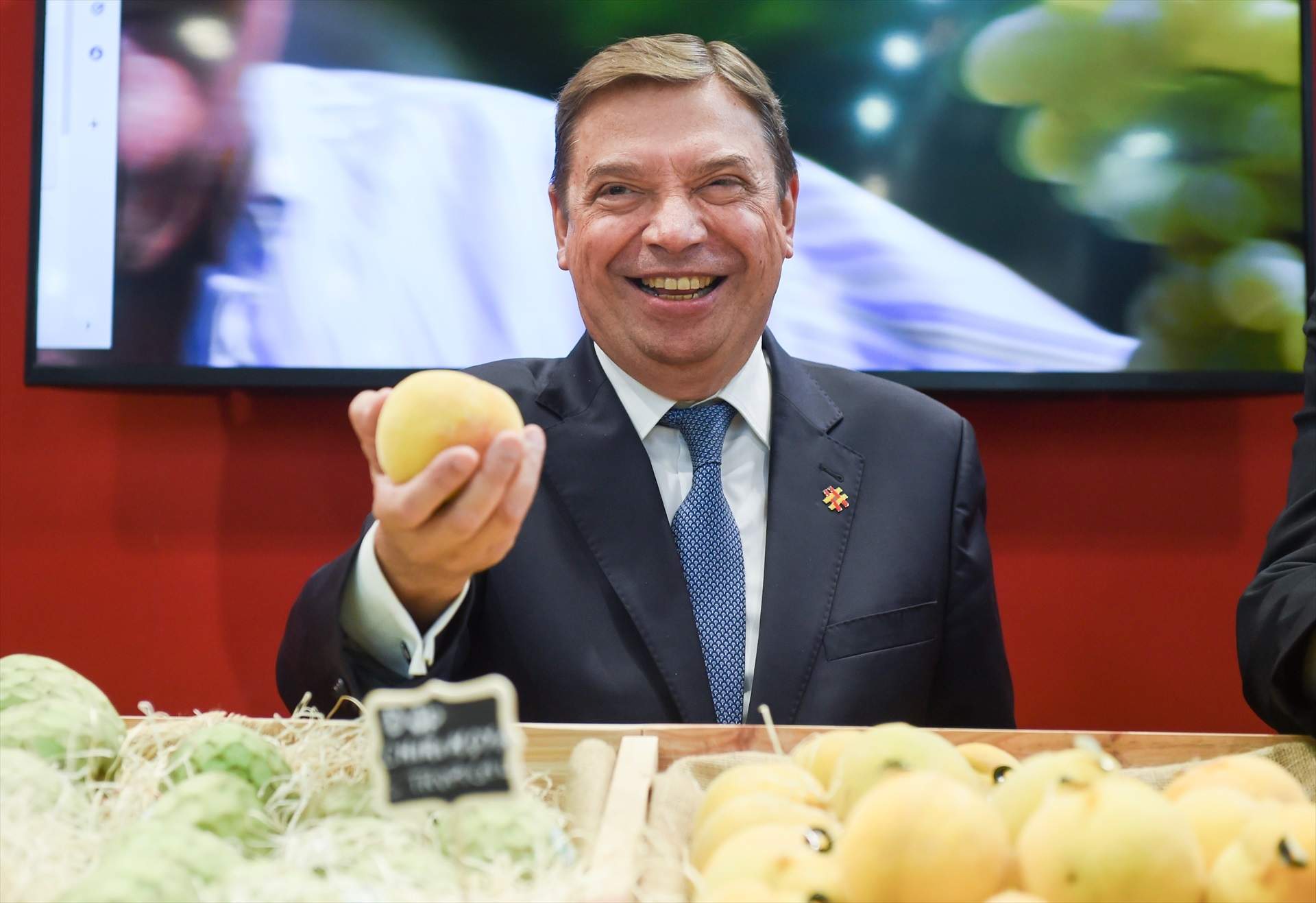 Fruites i verdures continuen plastificades un any després d'una llei sense efecte que ho prohibeix