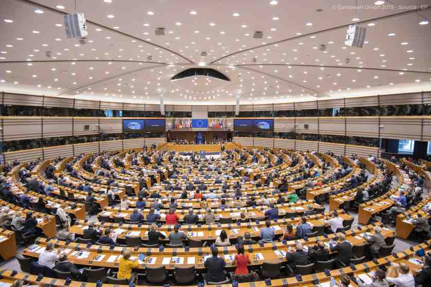 Los eurodiputados del PP votan en contra del reglamento por el corredor mediterráneo
