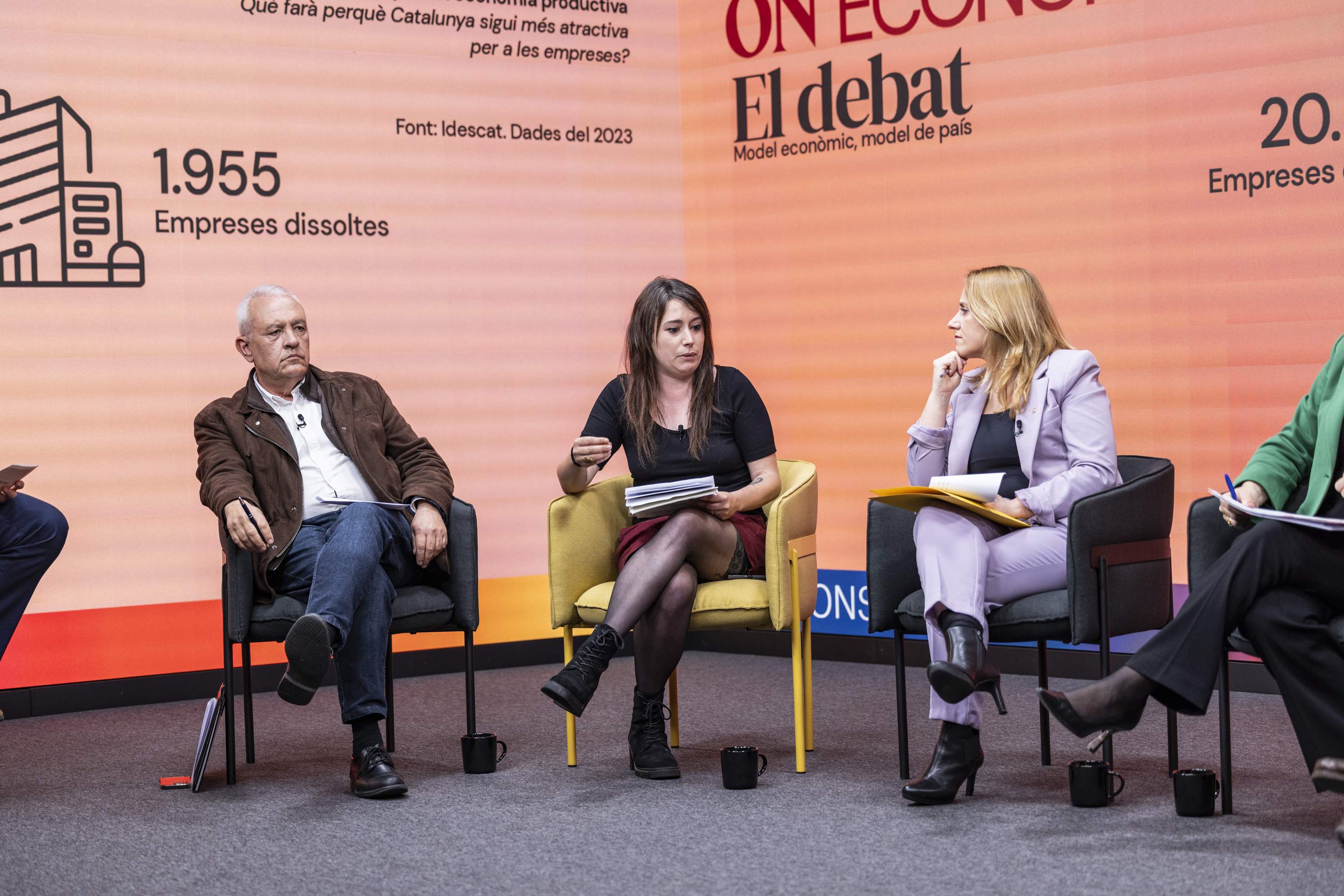 Santi Rodríguez (PP), Laure Vega (CUP) i la consellera Natàlia Mas (ERC) en un dels moments del debat d'ON ECONOMIA per a les Eleccions Catalanes