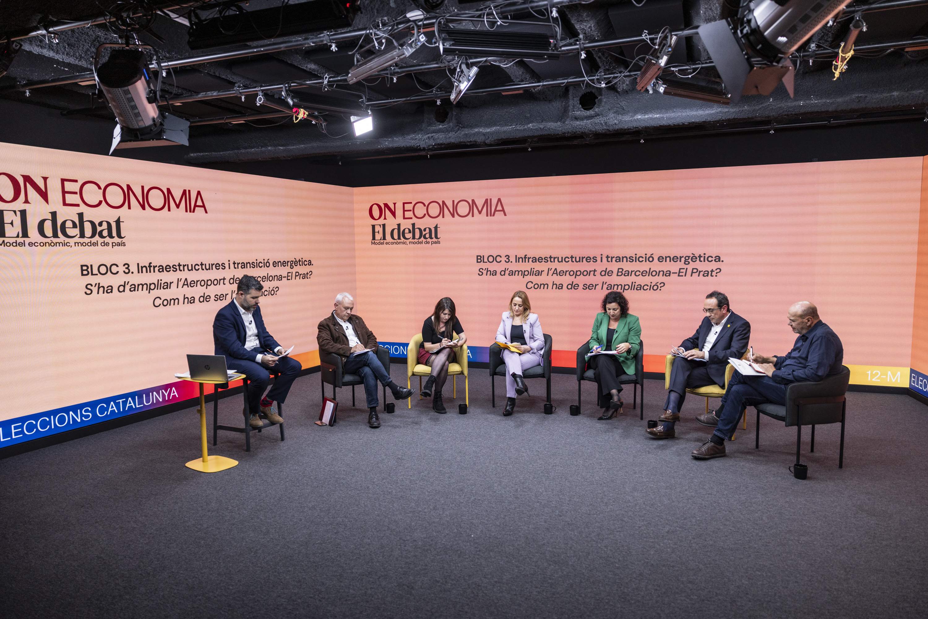BLOC 3 Debat oneconomia politics romero, gallego, rull, mas, rodriguez, vega / Foto: Carlos Baglietto