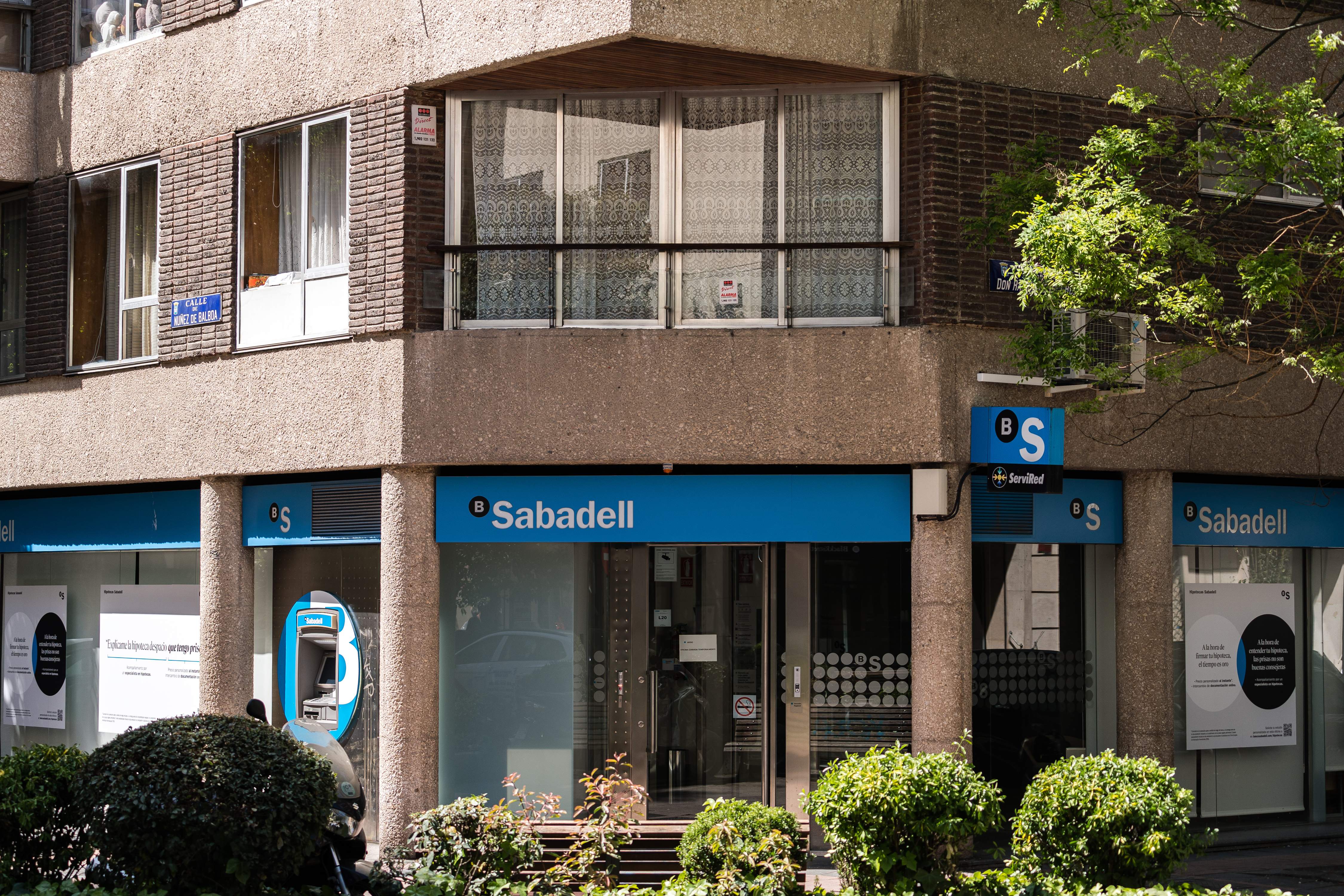 EuropaPress 5136153 entidad bancaria sabadell sido atracada calle nunez balboa 21 abril 2023