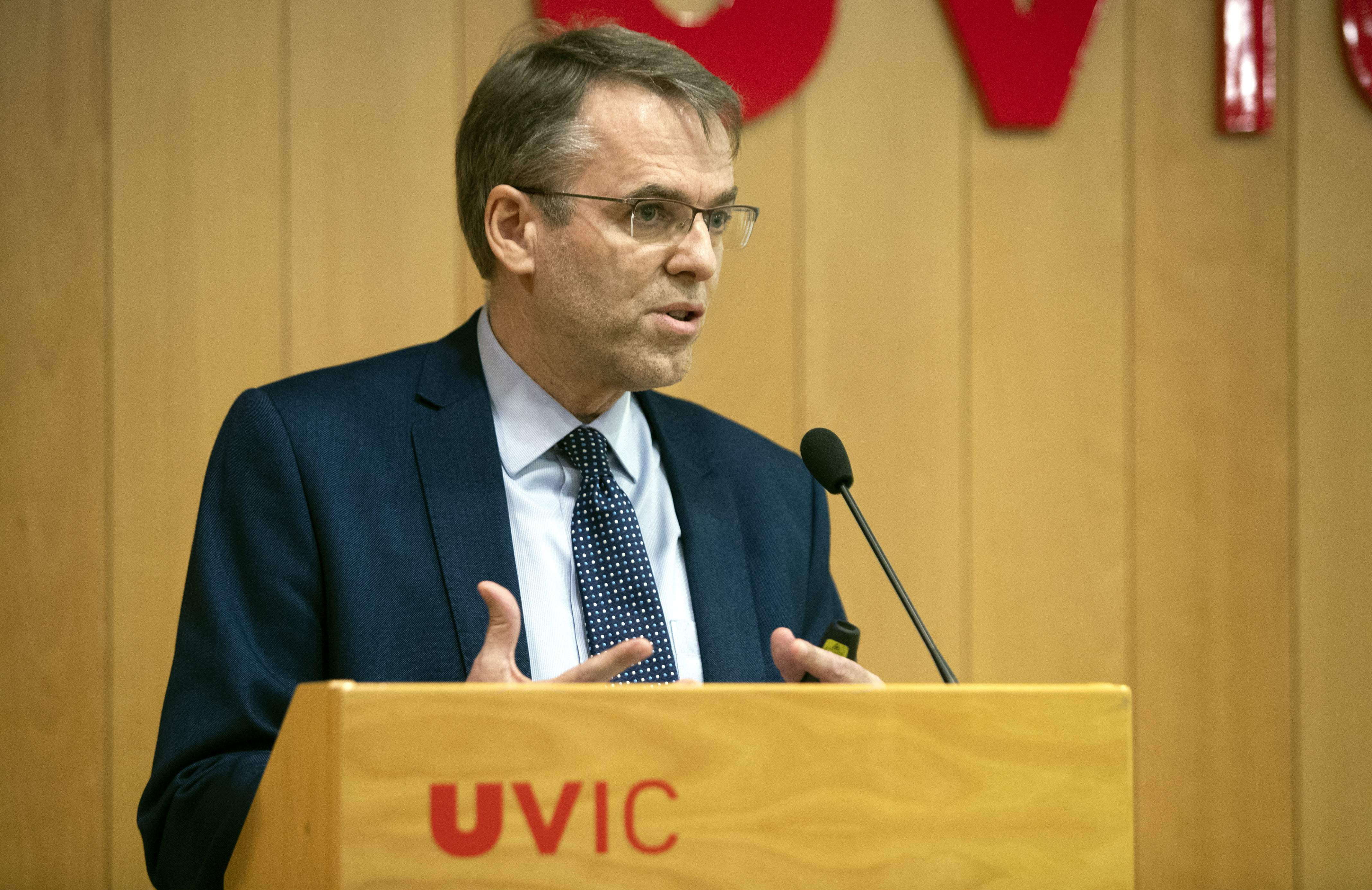 oriol amat uvic