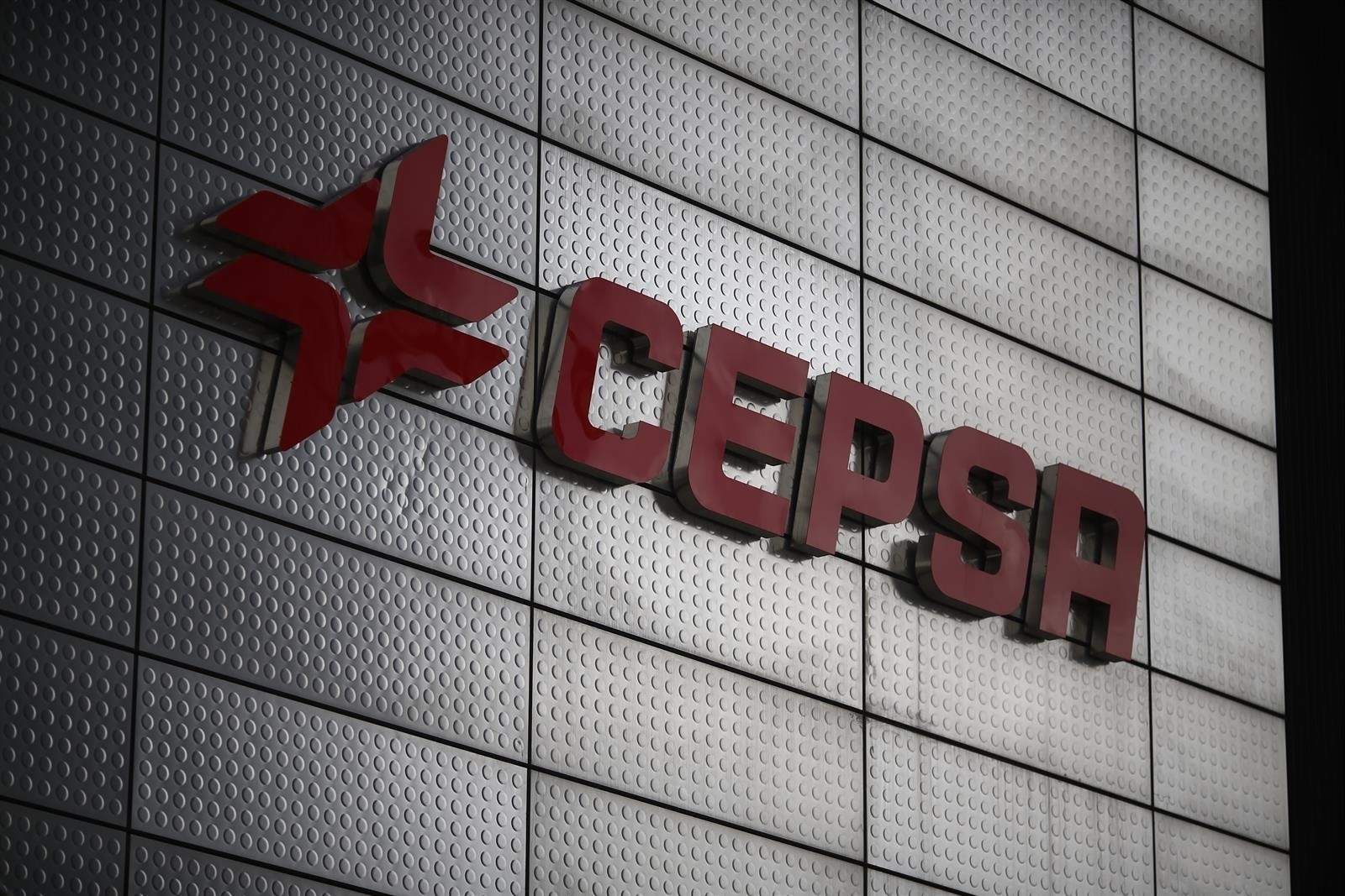 Cepsa vuelve a beneficios en el primer semestre del año: gana 168 millones
