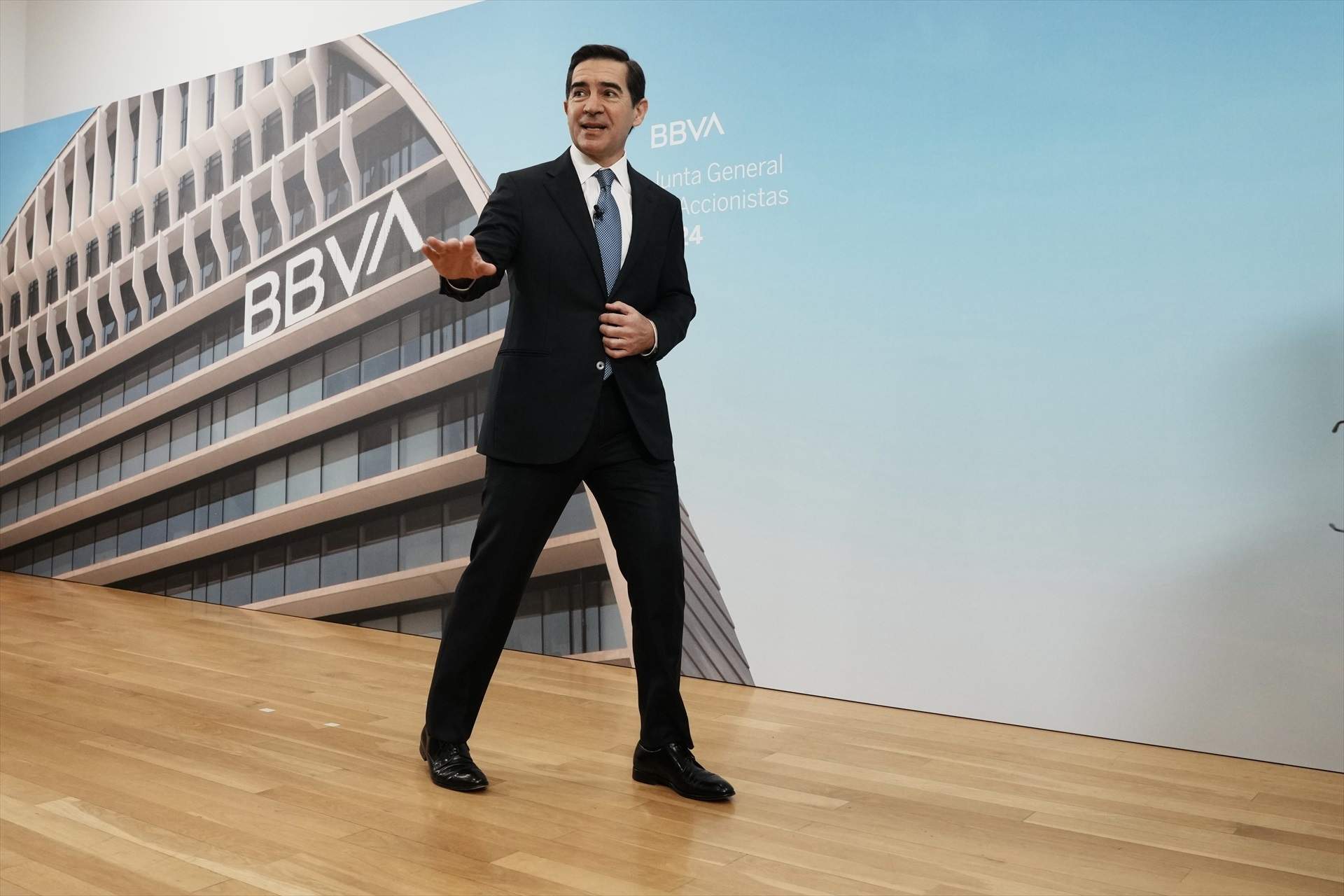 El BBVA convoca junta extraordinaria para ampliar capital y afrontar la opa al Sabadell