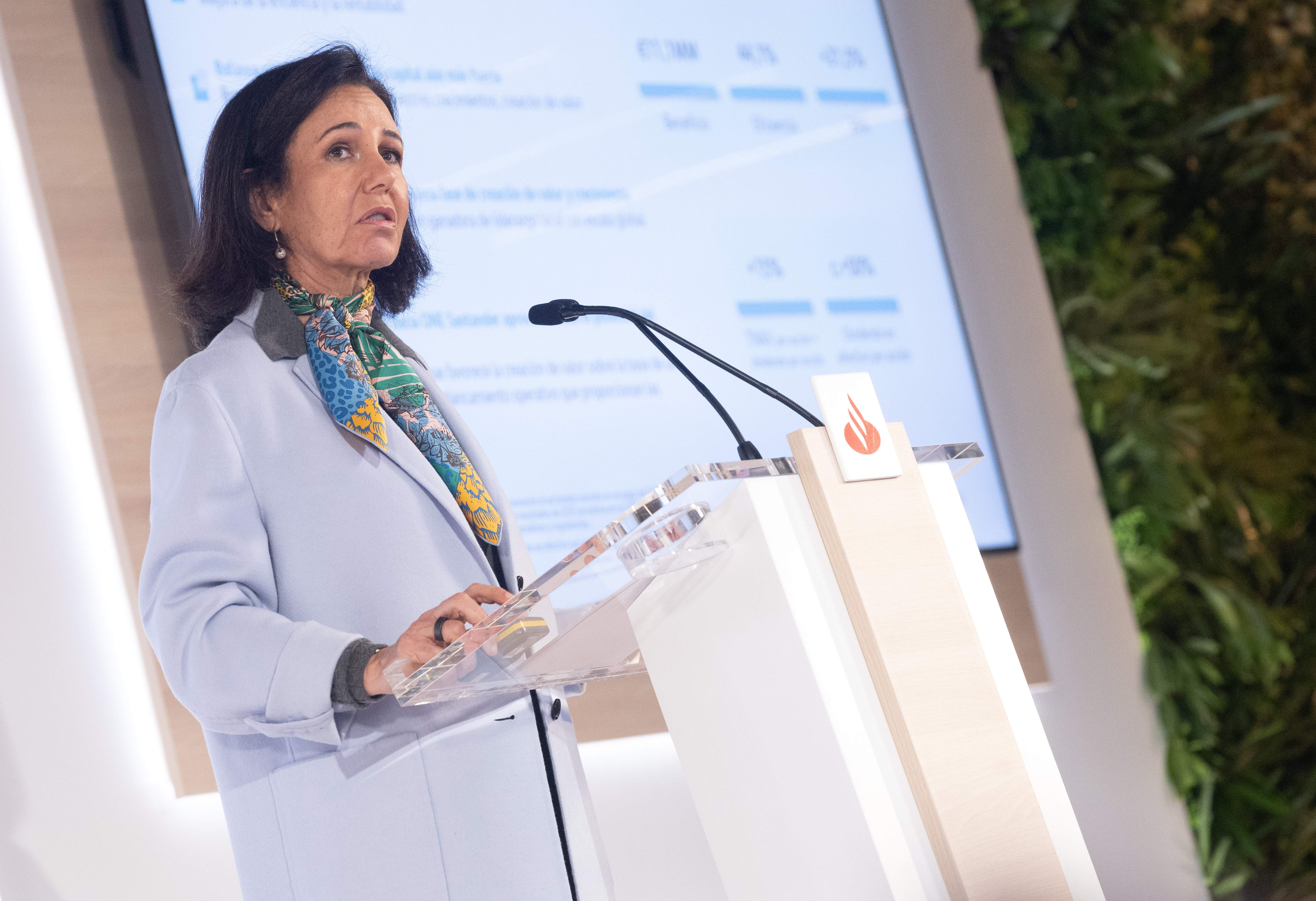 Ataque informático al Santander: hackers acceden a datos de clientes y empleados