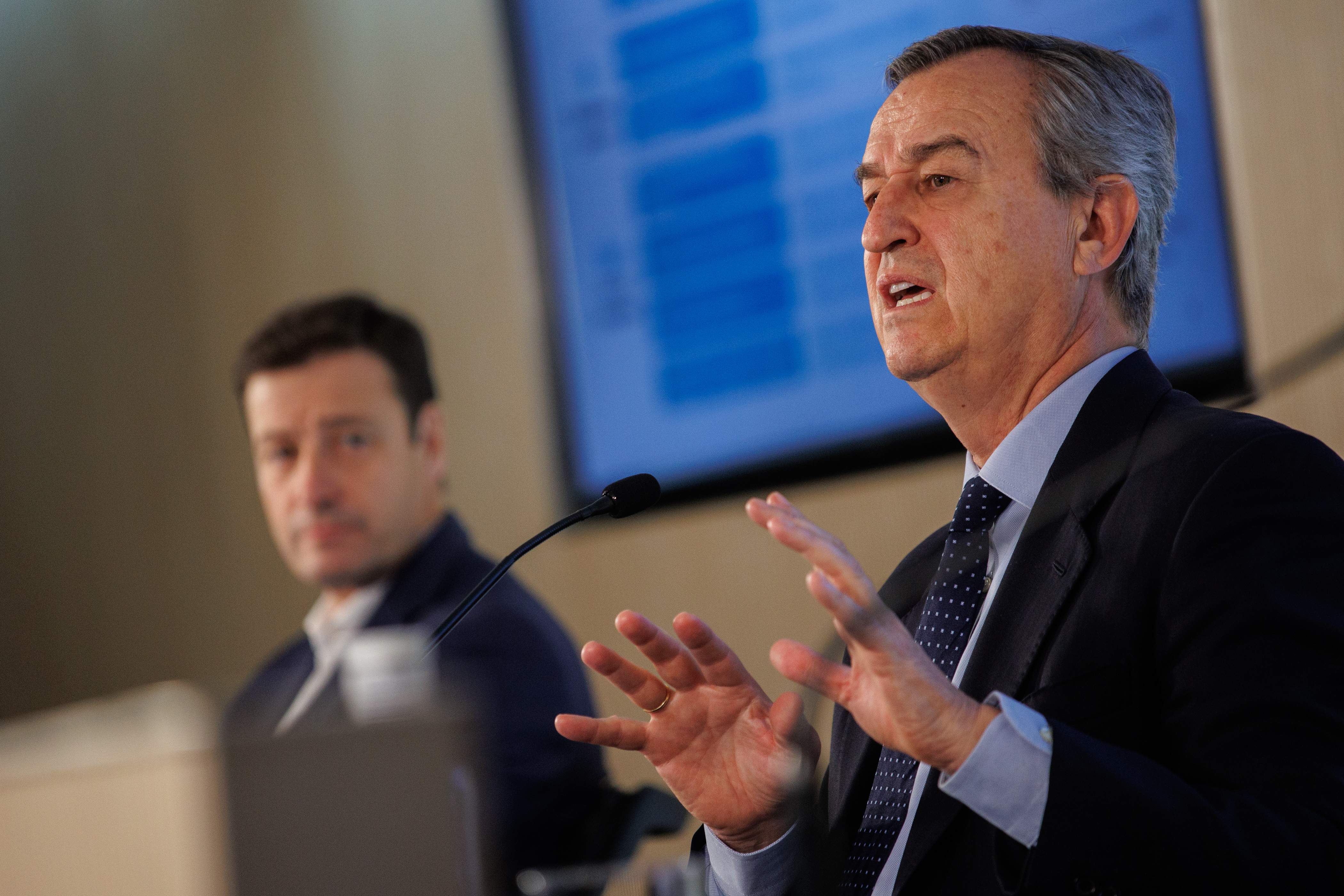 Adiós a Evo, el banco que inventó César González-Bueno hace 12 años