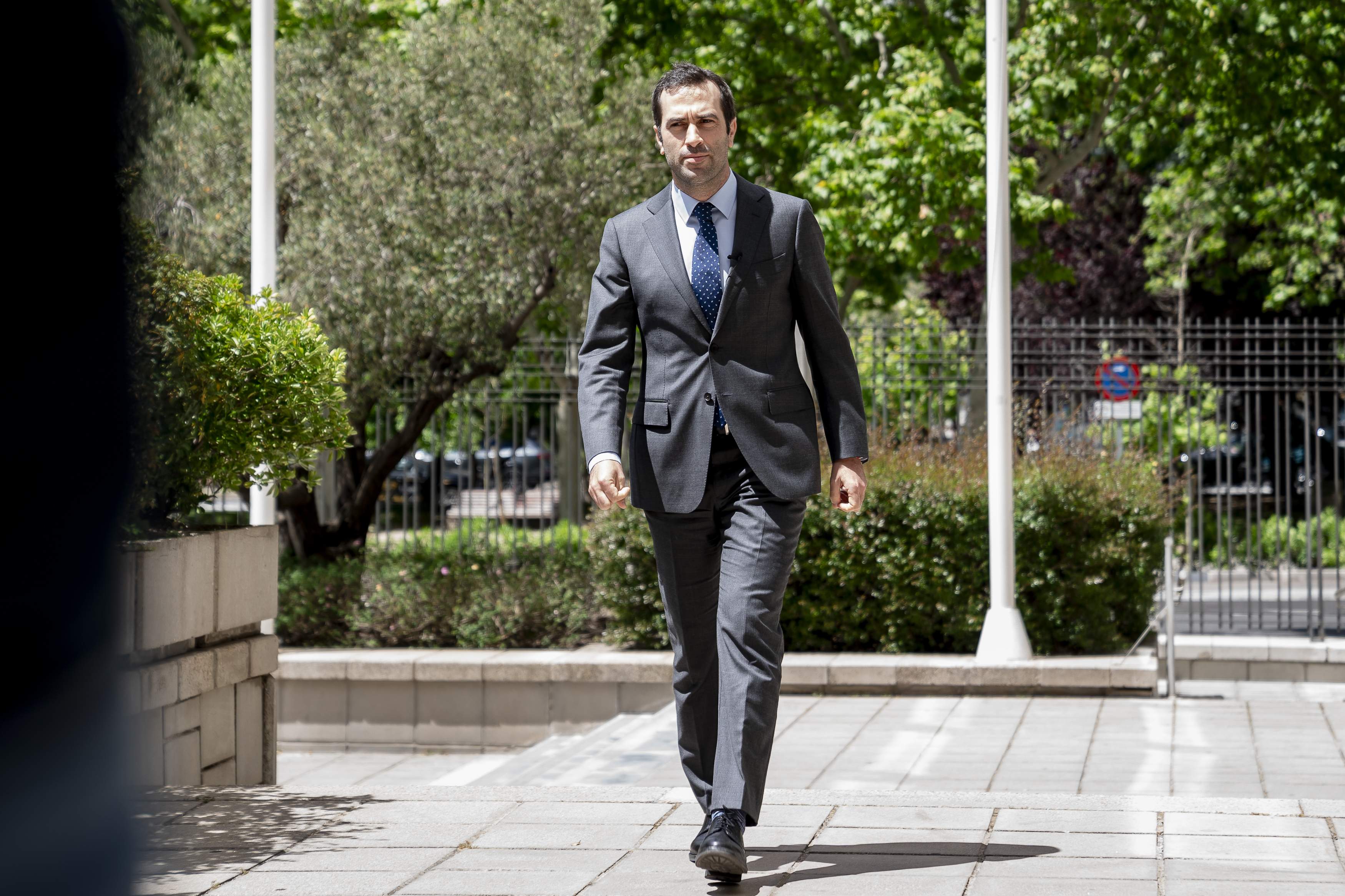 Carlos Cuerpo convoca al Sabadell, BBVA y el resto de bancos de la AEB