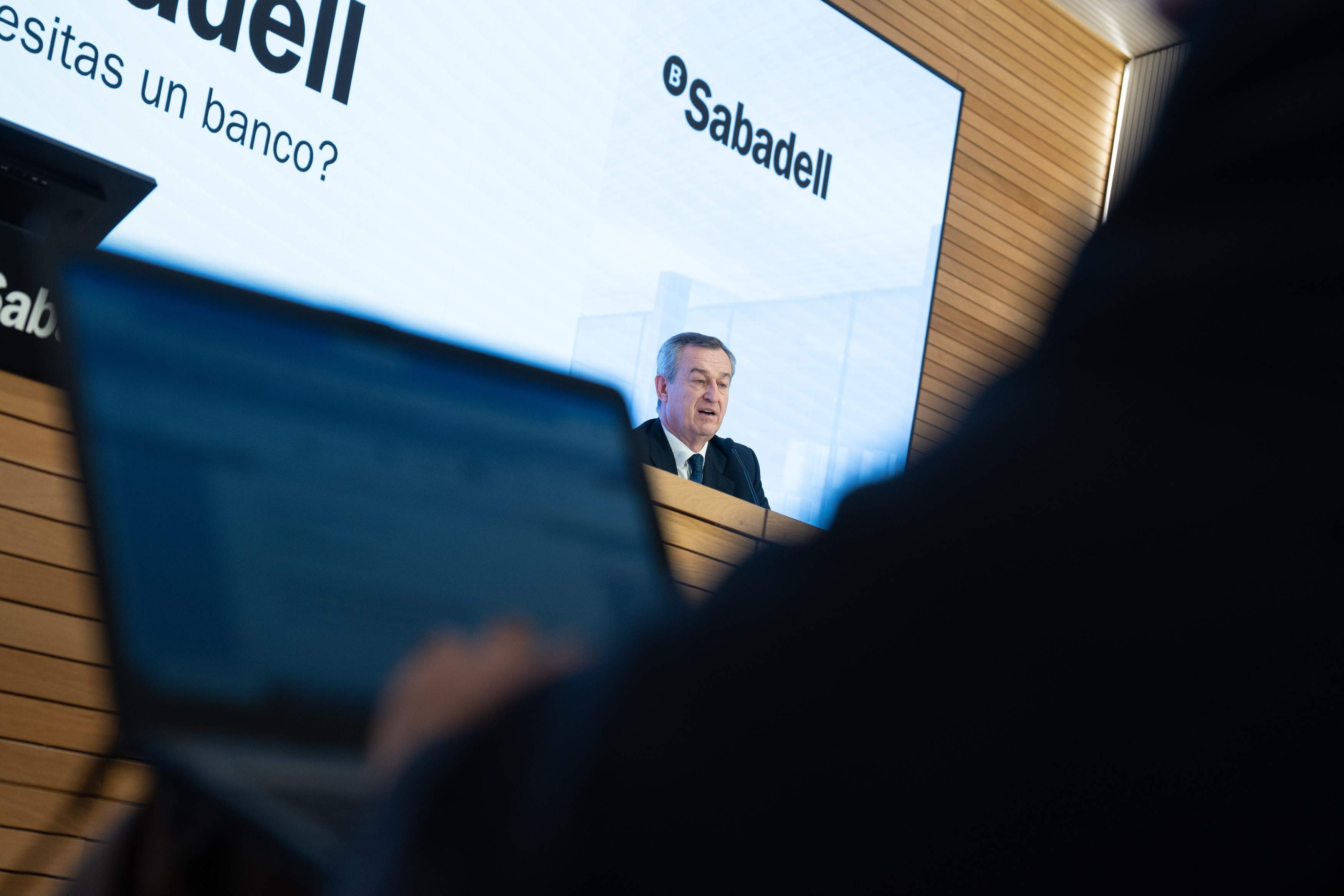 El BBVA s'enfronta a unes 33 indemnitzacions milionàries si absorbeix el Sabadell