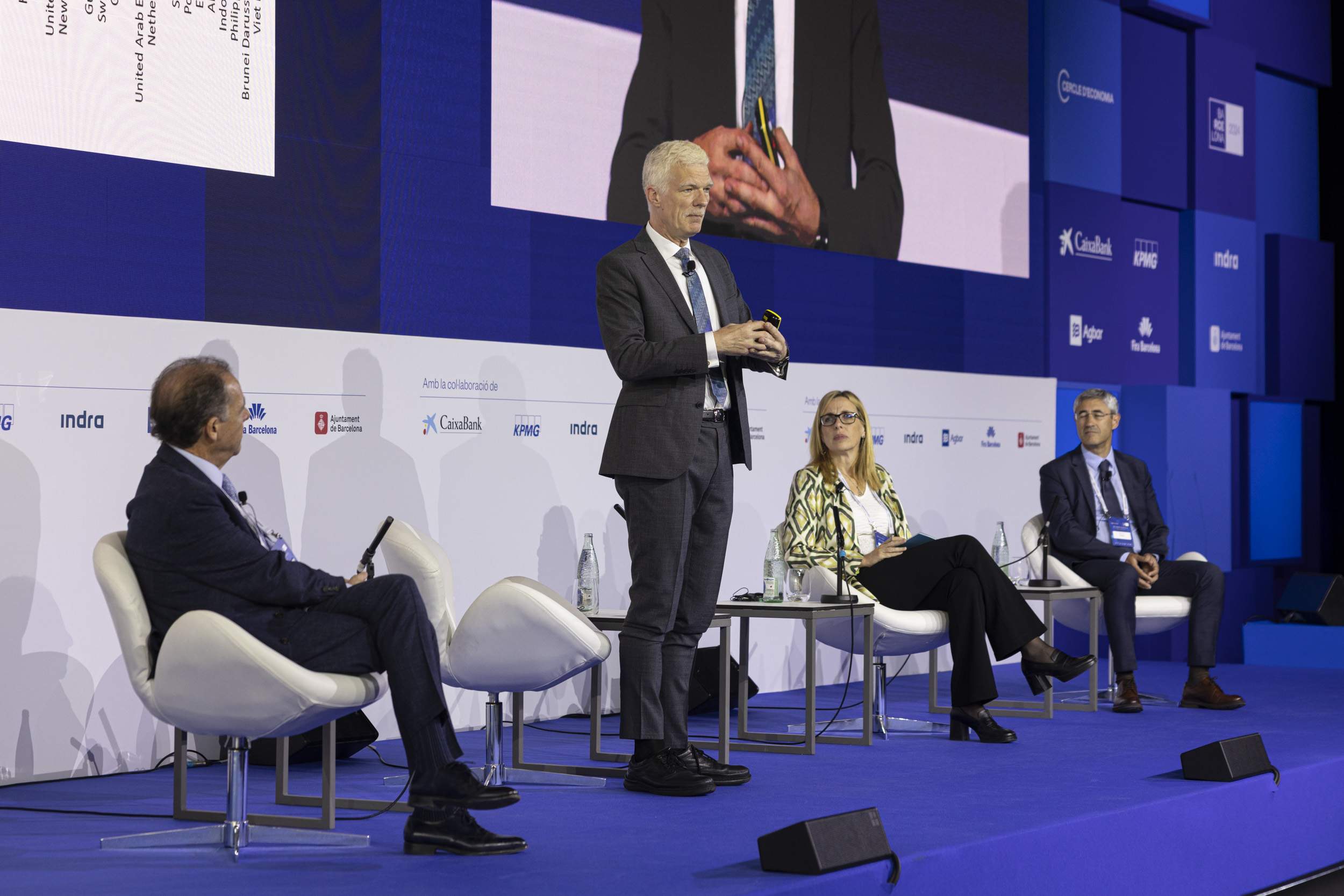 Schleicher (OCDE) critica la brecha “creciente” entre el mundo educativo y laboral en Catalunya