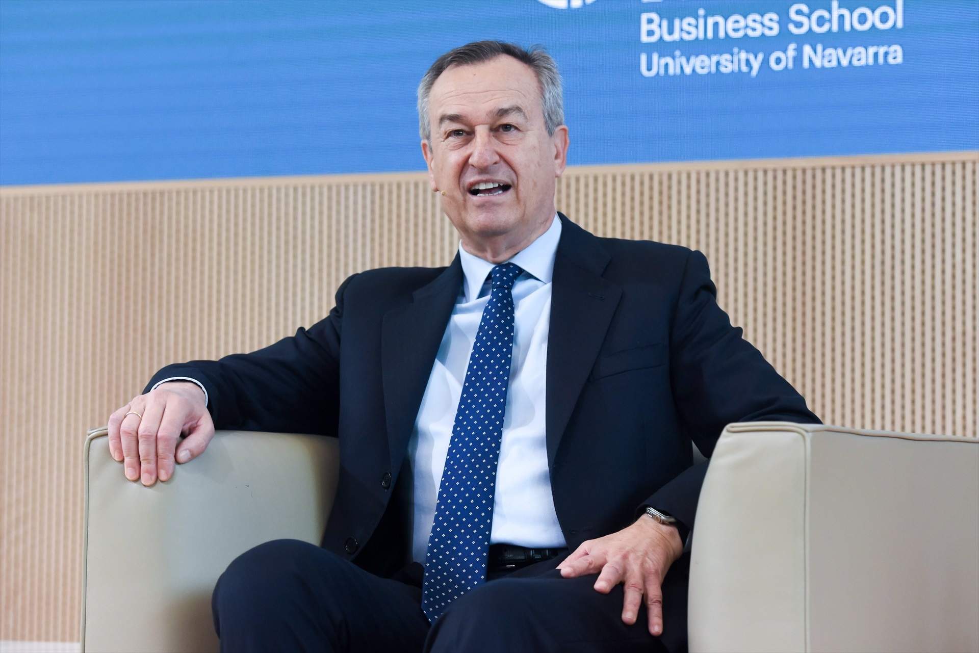 González-Bueno confía en que la evolución del Sabadell en bolsa disuada a los accionistas de acudir a la opa