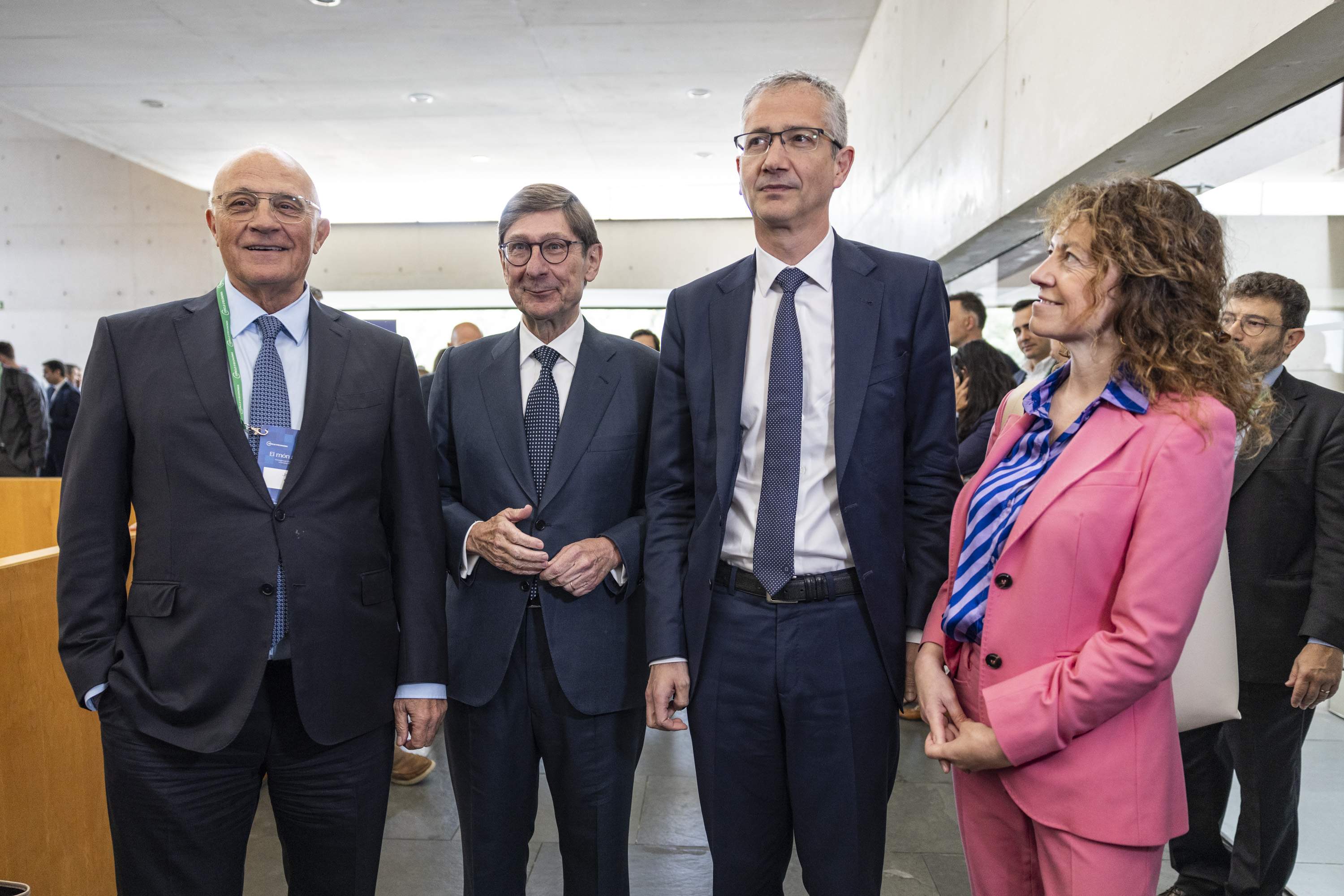 El Banco de España no se moja sobre la opa hostil del BBVA al Sabadell