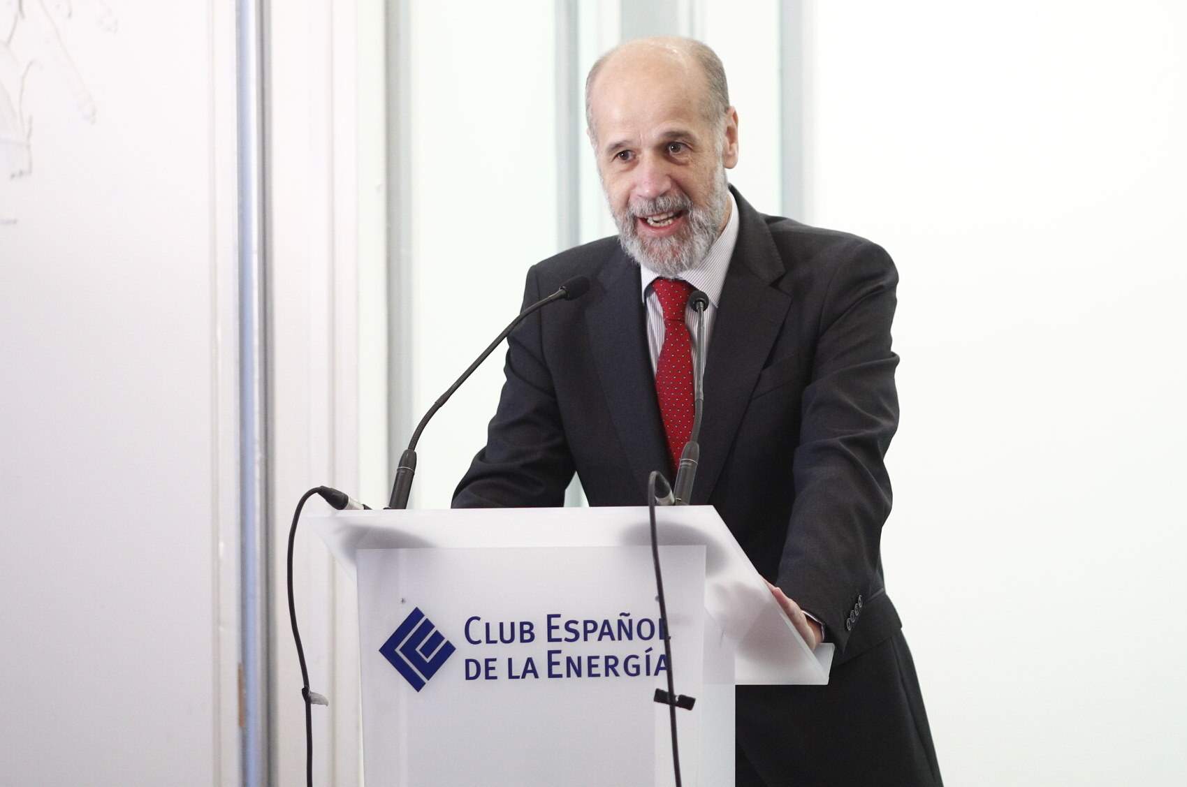 Fallece Domínguez Abascal, efímero presidente de Abengoa, y político
