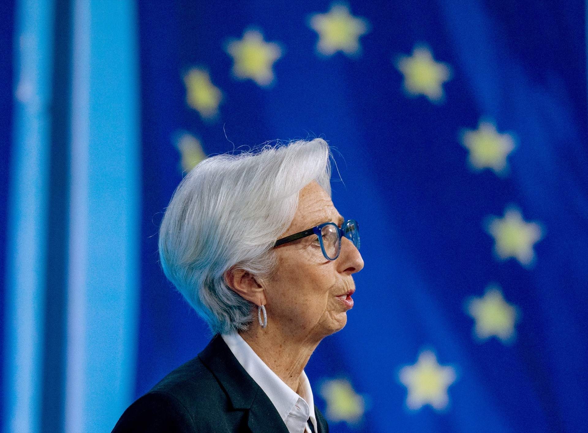 Lagarde refreda noves retallades de tipus perquè aniran "dada a dada"