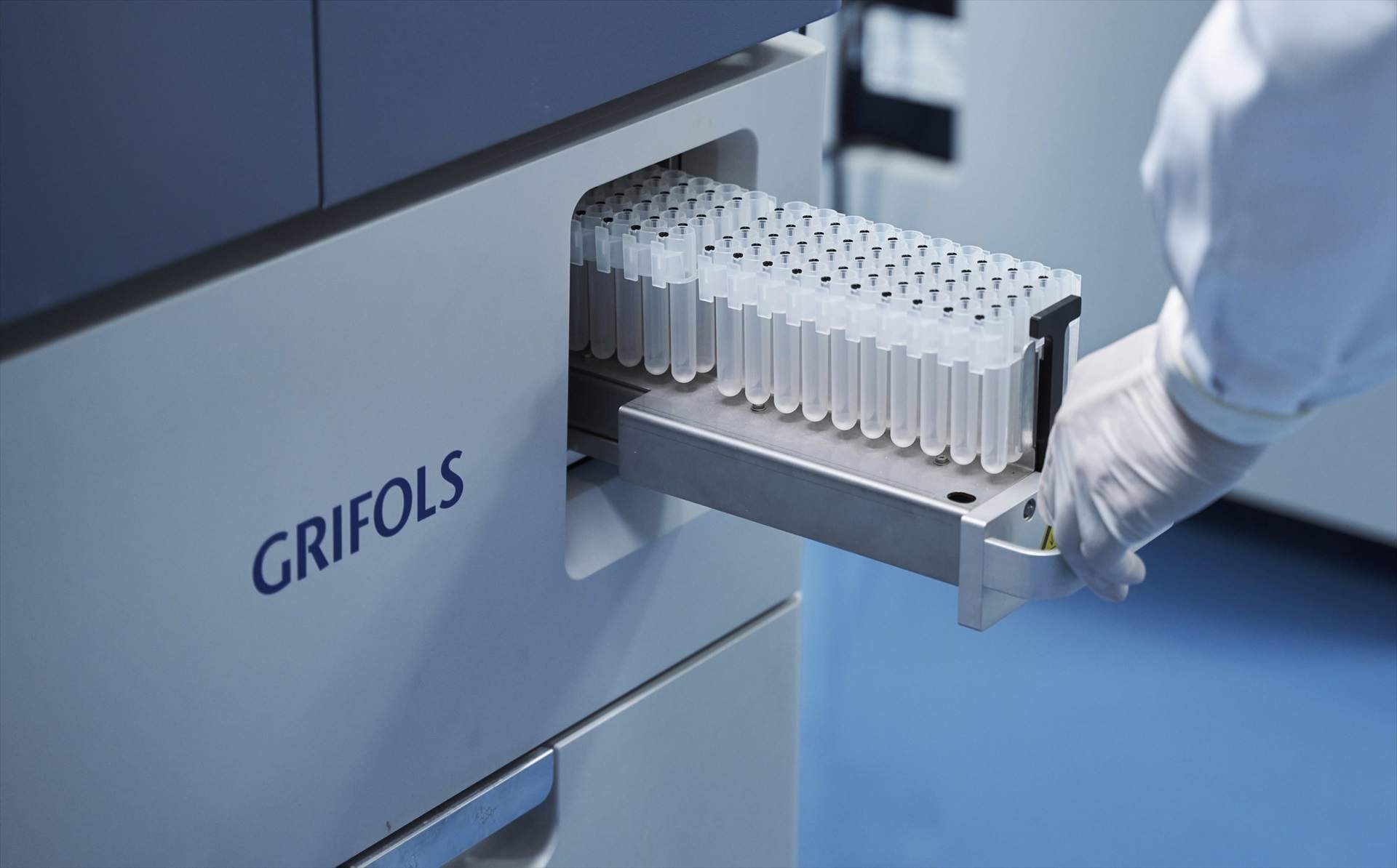 Laboratorio de Grifols. Europa Press