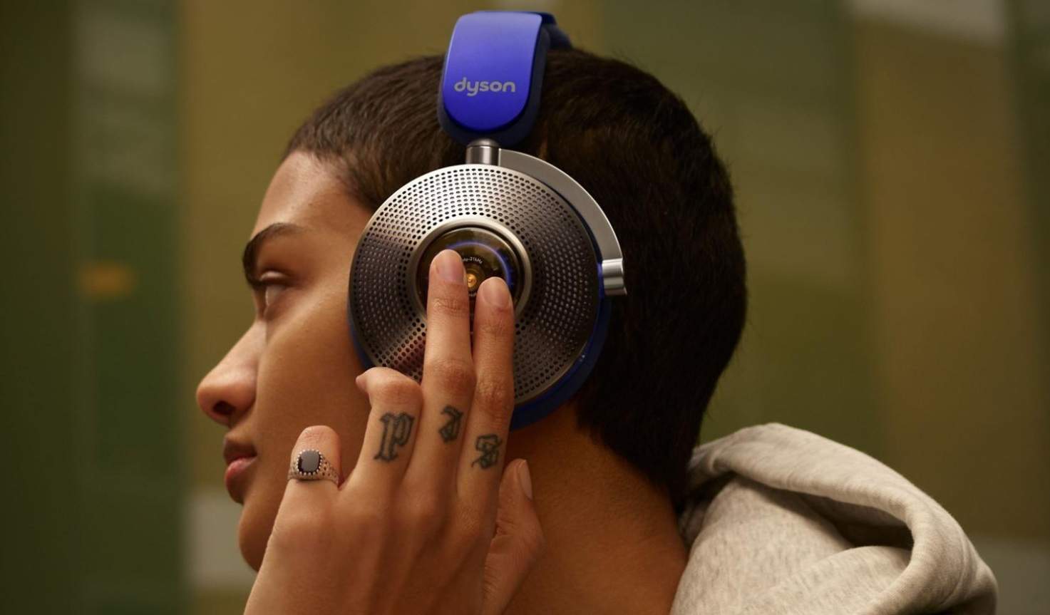 La IA crea unos auriculares que cancelan todas las voces excepto la que queremos escuchar