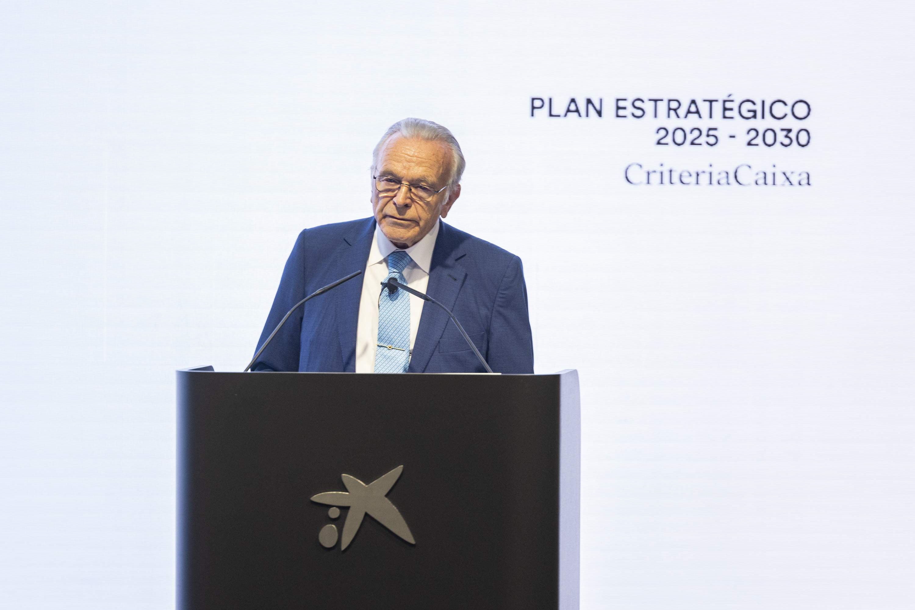 Isidre Fainé amplía el consejo de CECA para integrar a José Sevilla