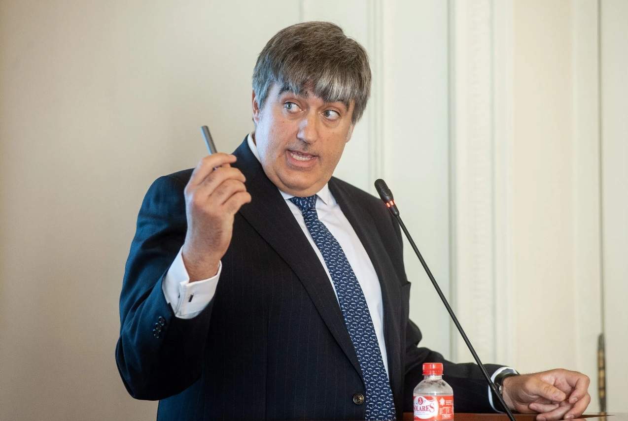 Andbank dice lo que otros no se atreven: "La fusión BBVA-Sabadell es positiva, un banco menos"