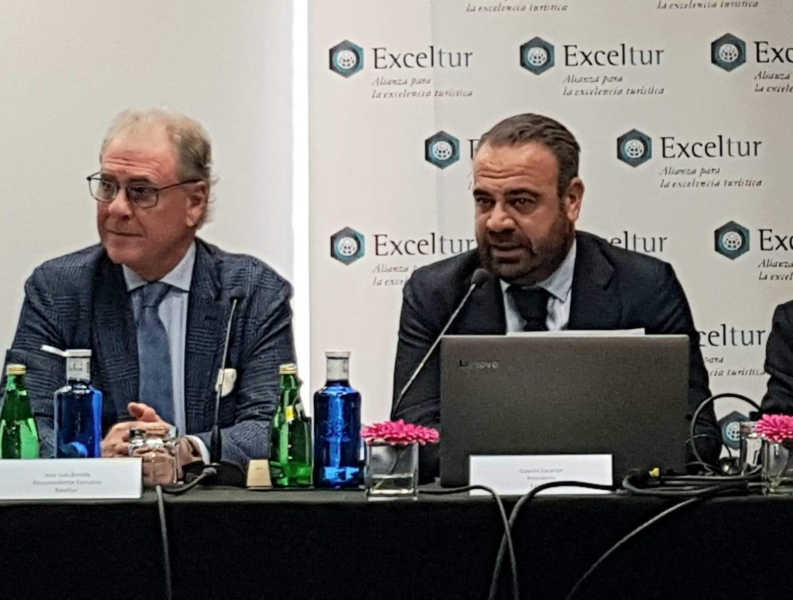 Exceltur presenta un pla amb 80 propostes per acabar amb el turisme de masses a Espanya
