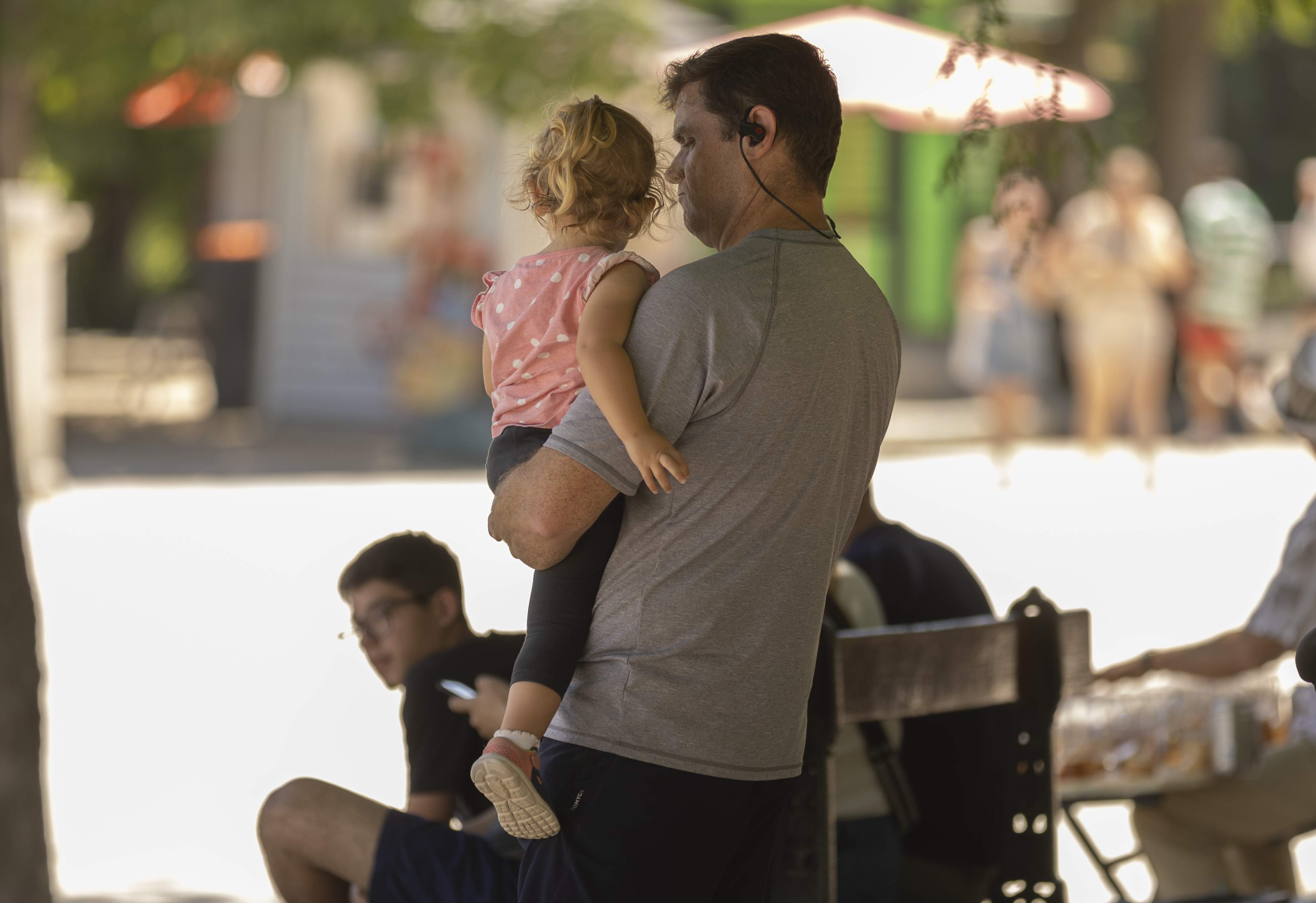 Si eres padre, tu permiso parental pasa de 4 a solo 2 semanas retribuido