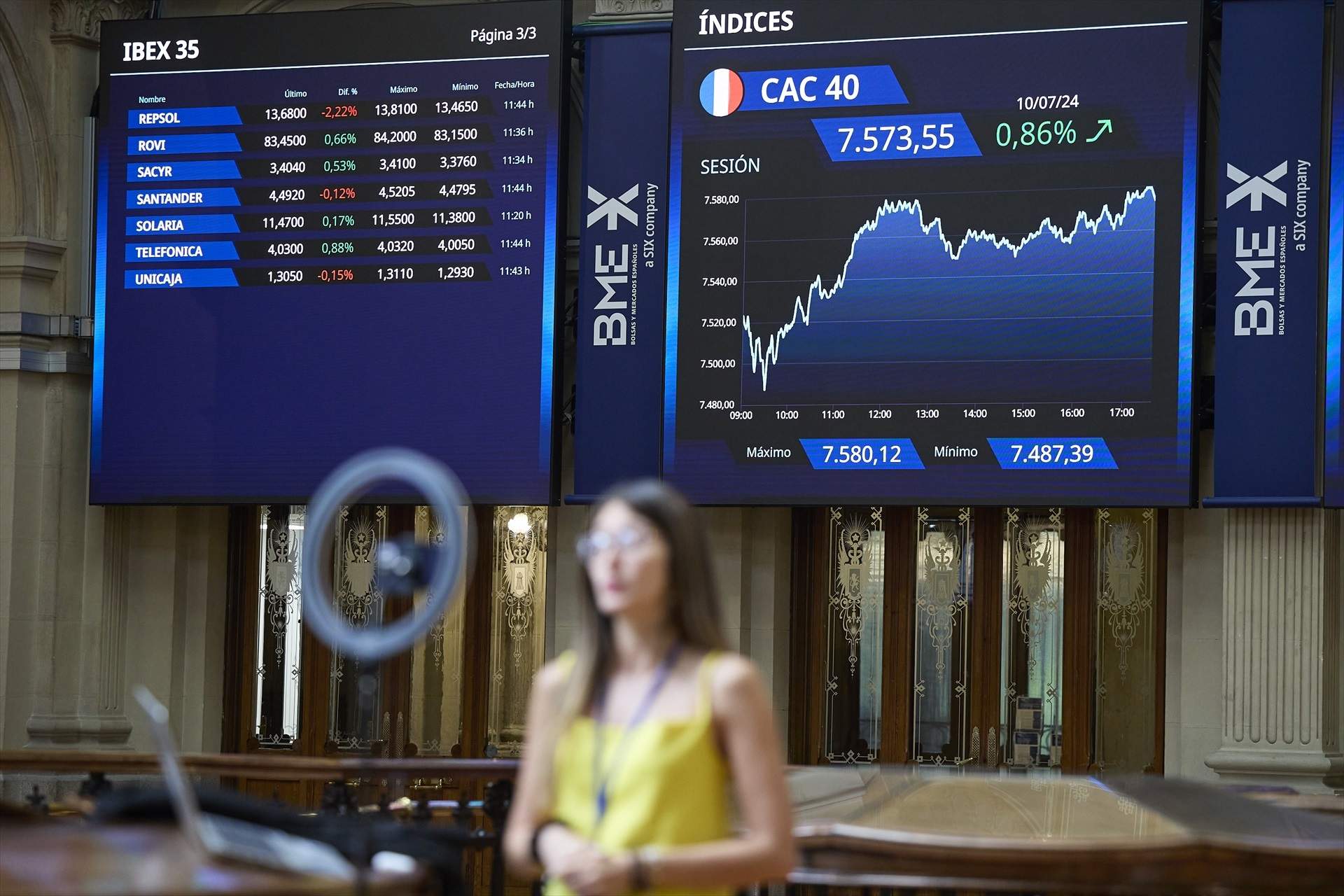 Las catalanas Fluidra y Cellnex suben en un IBEX que abre con caída del 0,19%