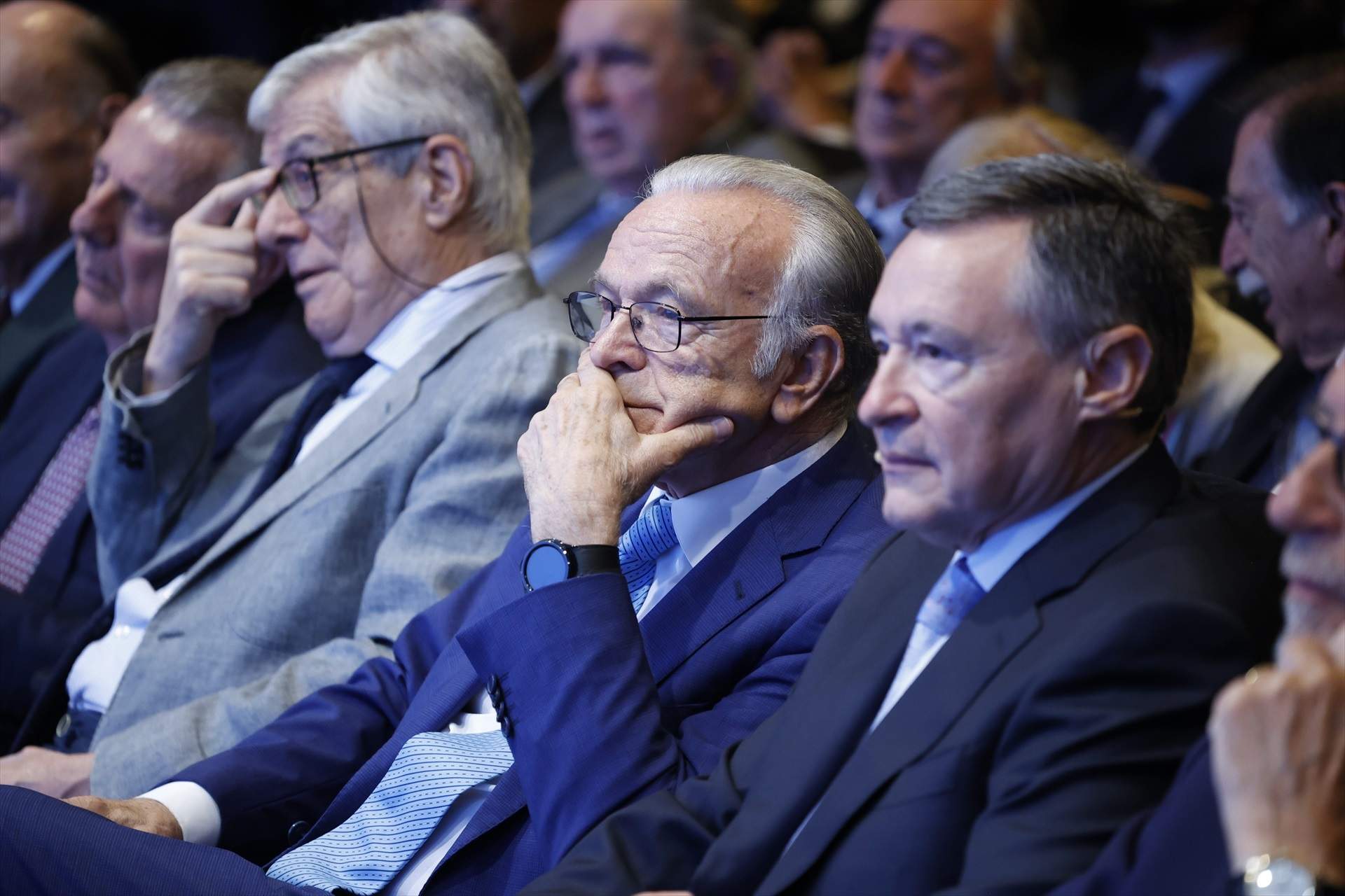 Criteria cierra un préstamo de 1.650 millones para financiar compras en Telefónica, ACS y Colonial
