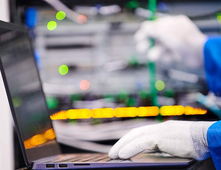 AMD paga 4.443 millones por ZT Systems para activar la IA y competir con Nvidia
