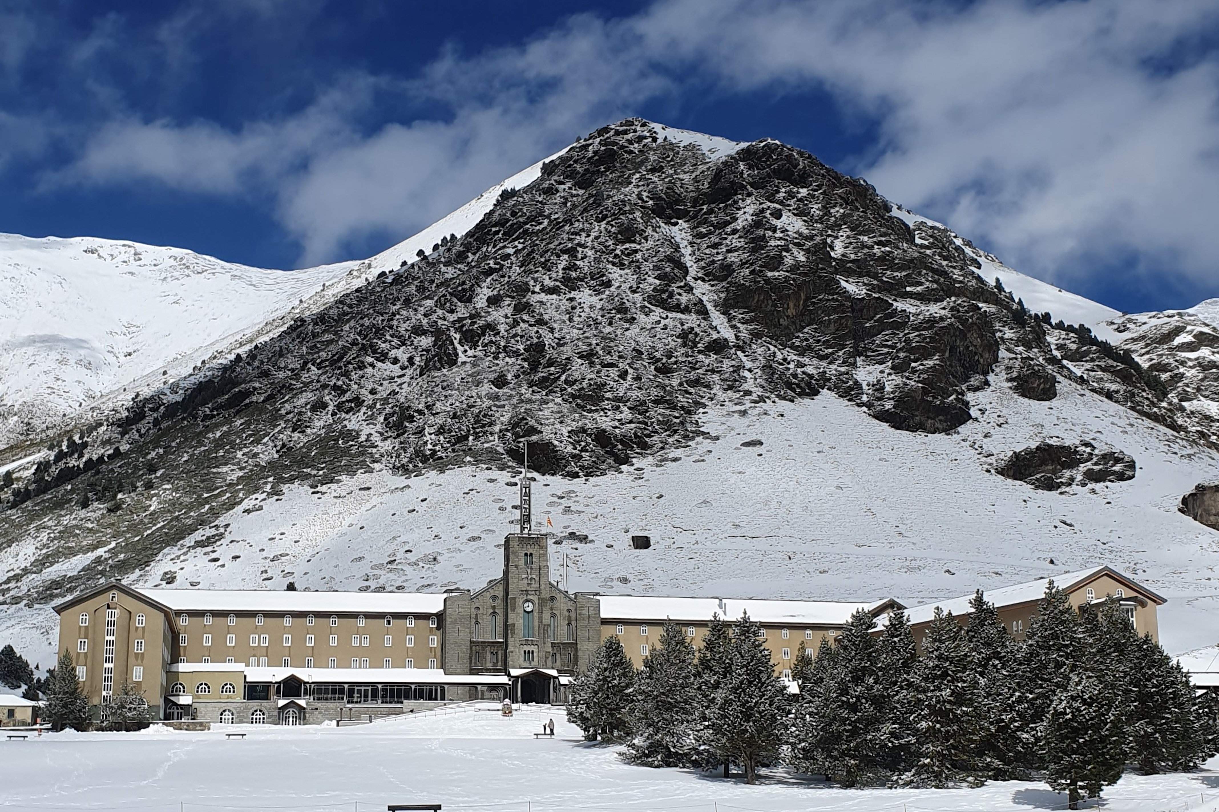 Queralbs aprueba el acuerdo con FGC para la concesión a 30 años de la estación de la Vall de Núria