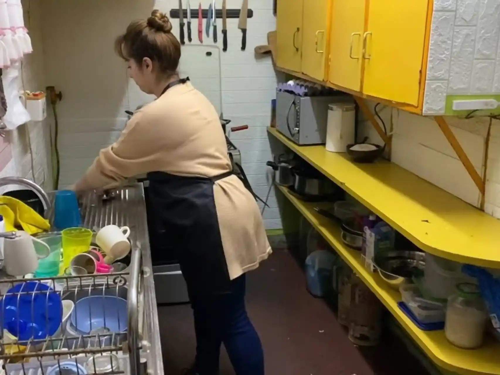 Las amas de casa ya pueden solicitar la nueva pensión de 500 euros: solo 2 requisitos