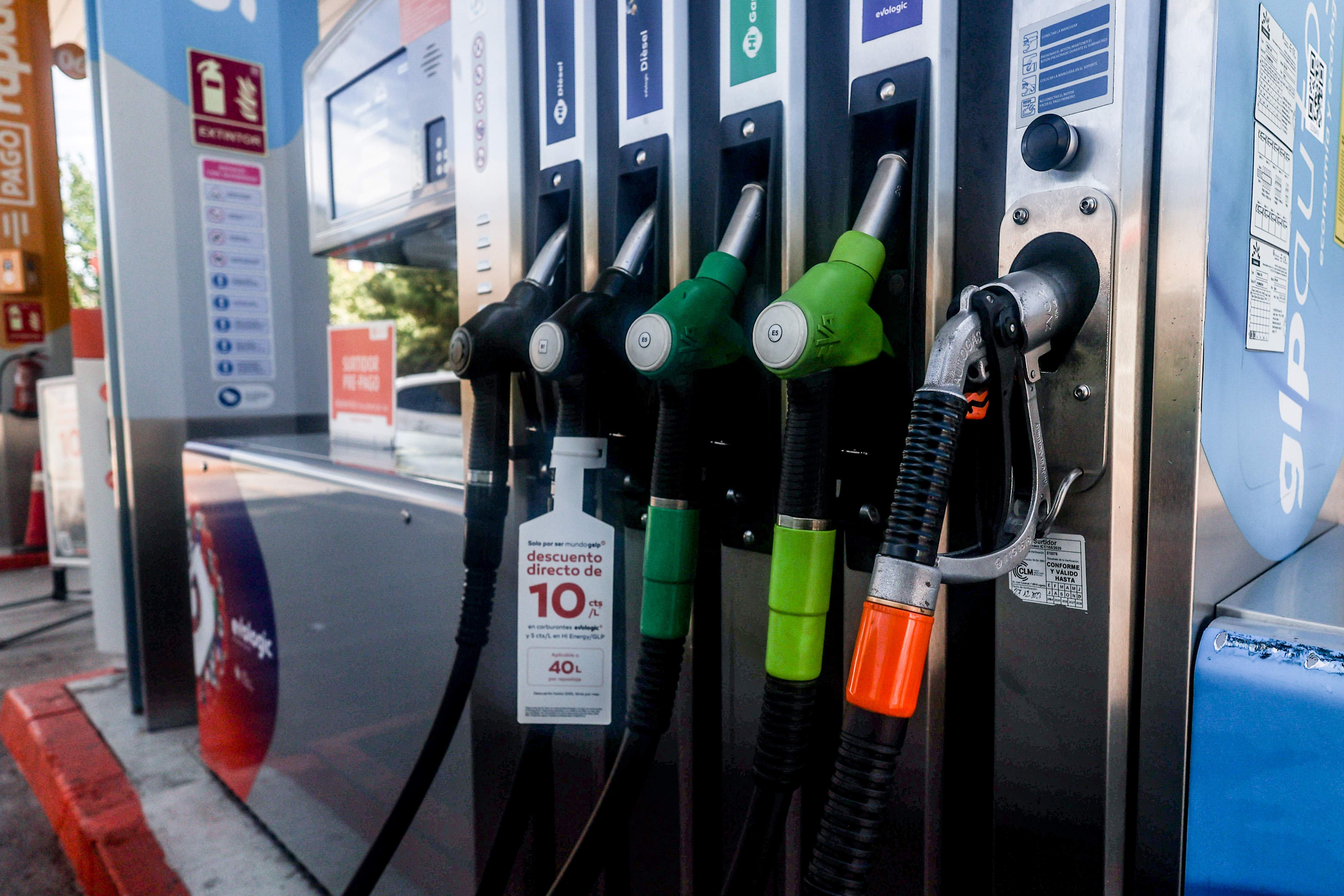 ¿Qué ciudad tiene la gasolina más barata? En Barcelona es más cara que en Madrid