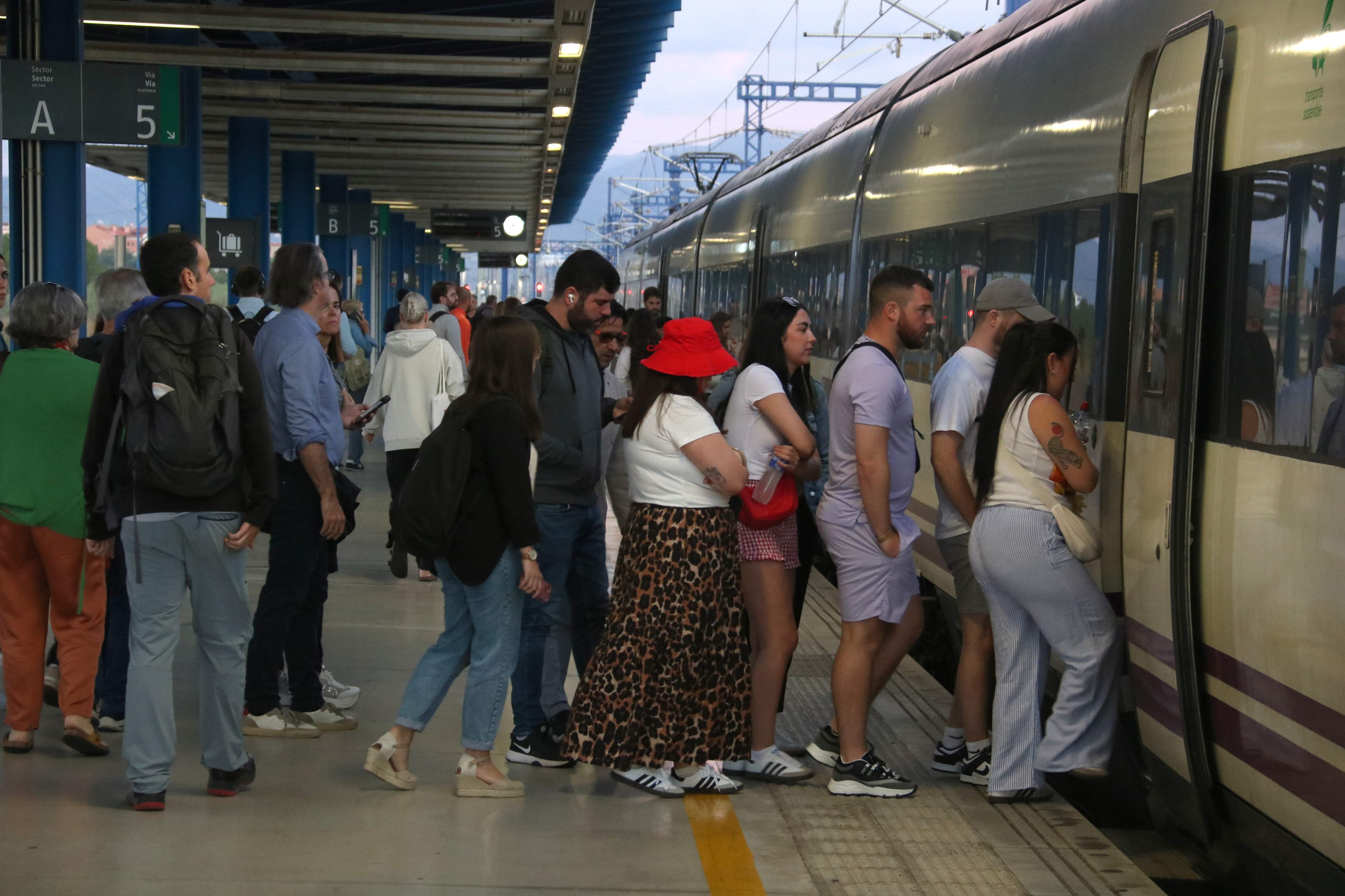 Torna l'Estiu Jove: com i quan sol·licitar els descomptes en transport aquest 2025