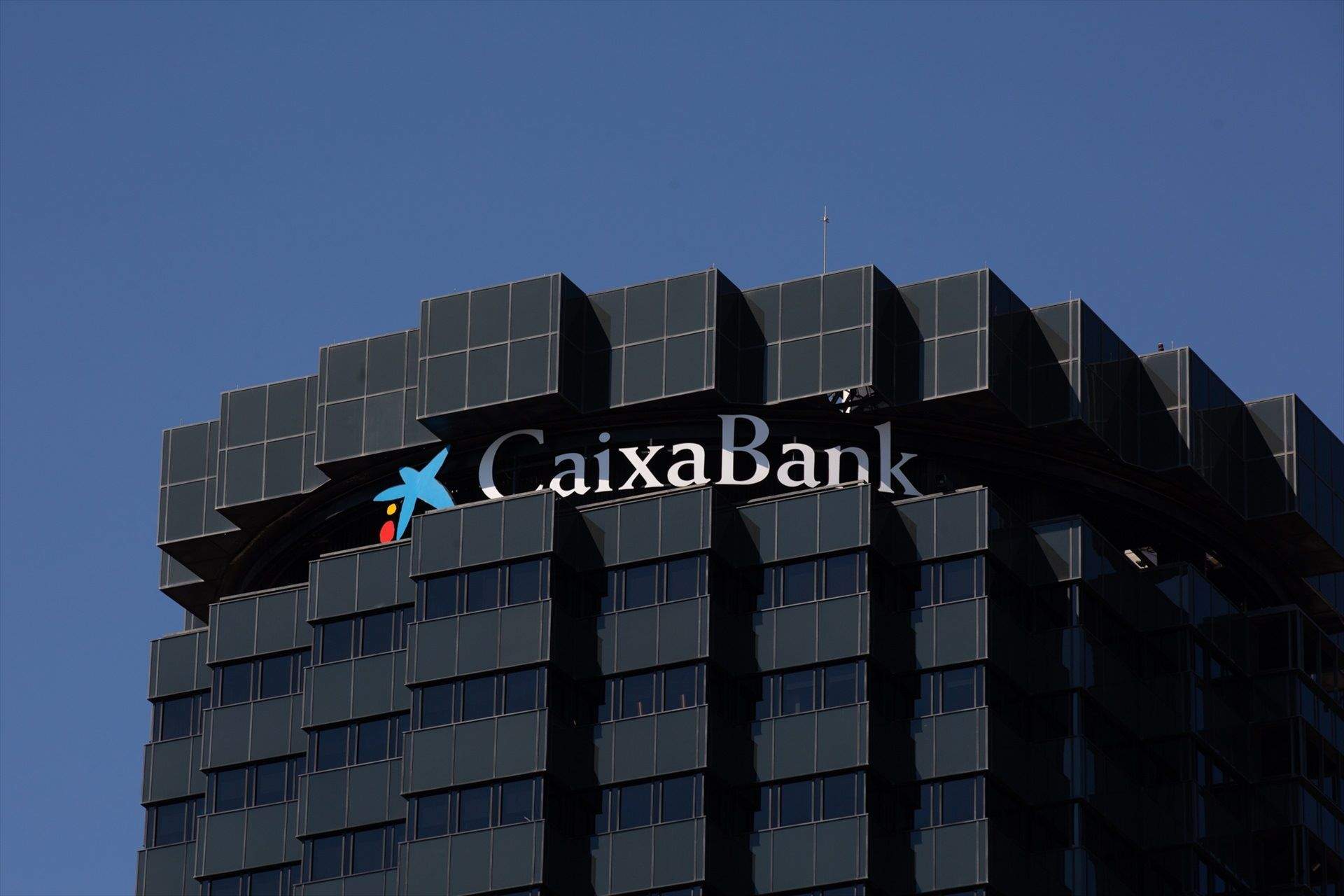 CaixaBank acuerda un servicio de fraccionamiento de pagos con Apple Pay