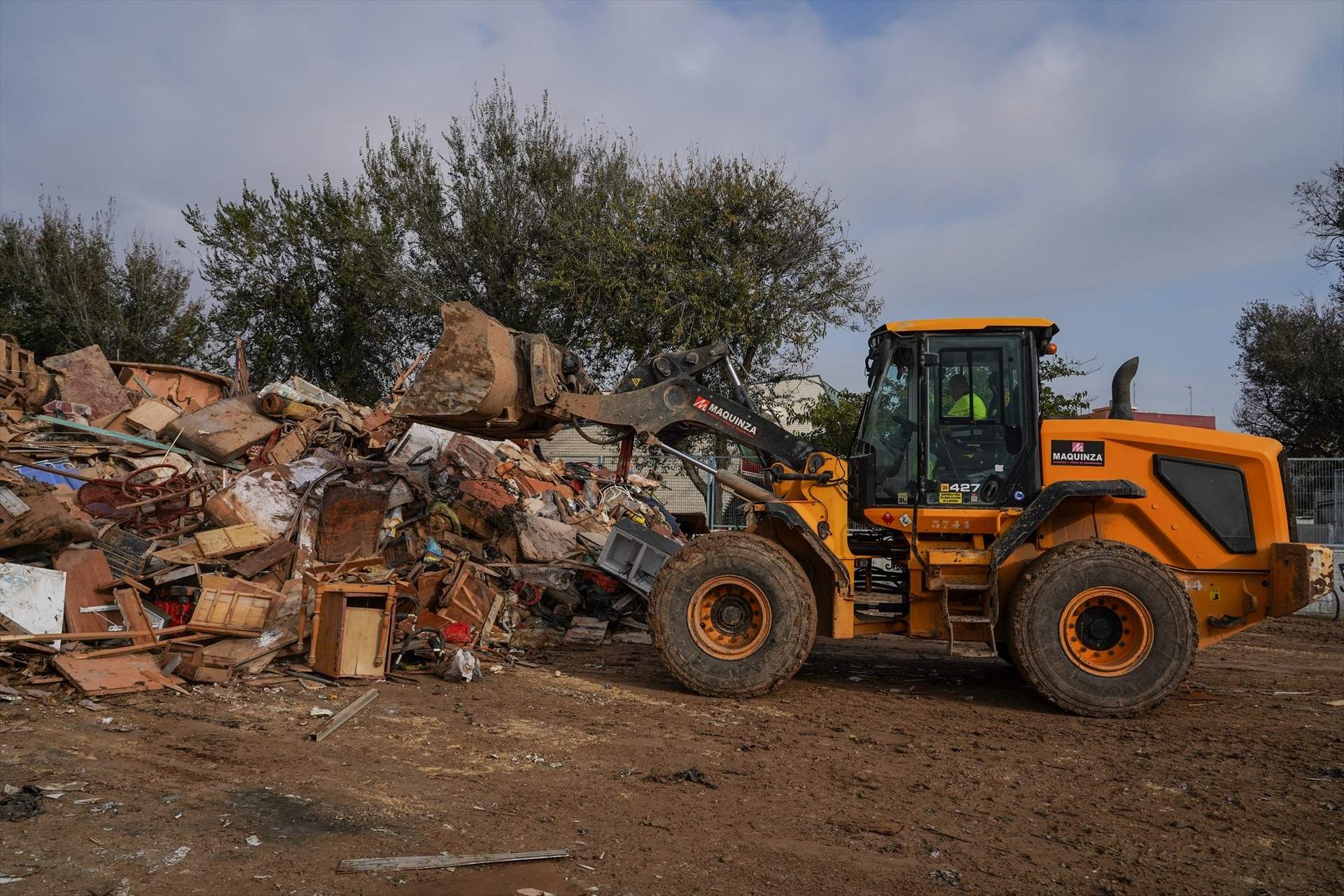 EuropaPress 6325836 zona habilitada residuos dana noviembre 2024 castellar valencia comunidad