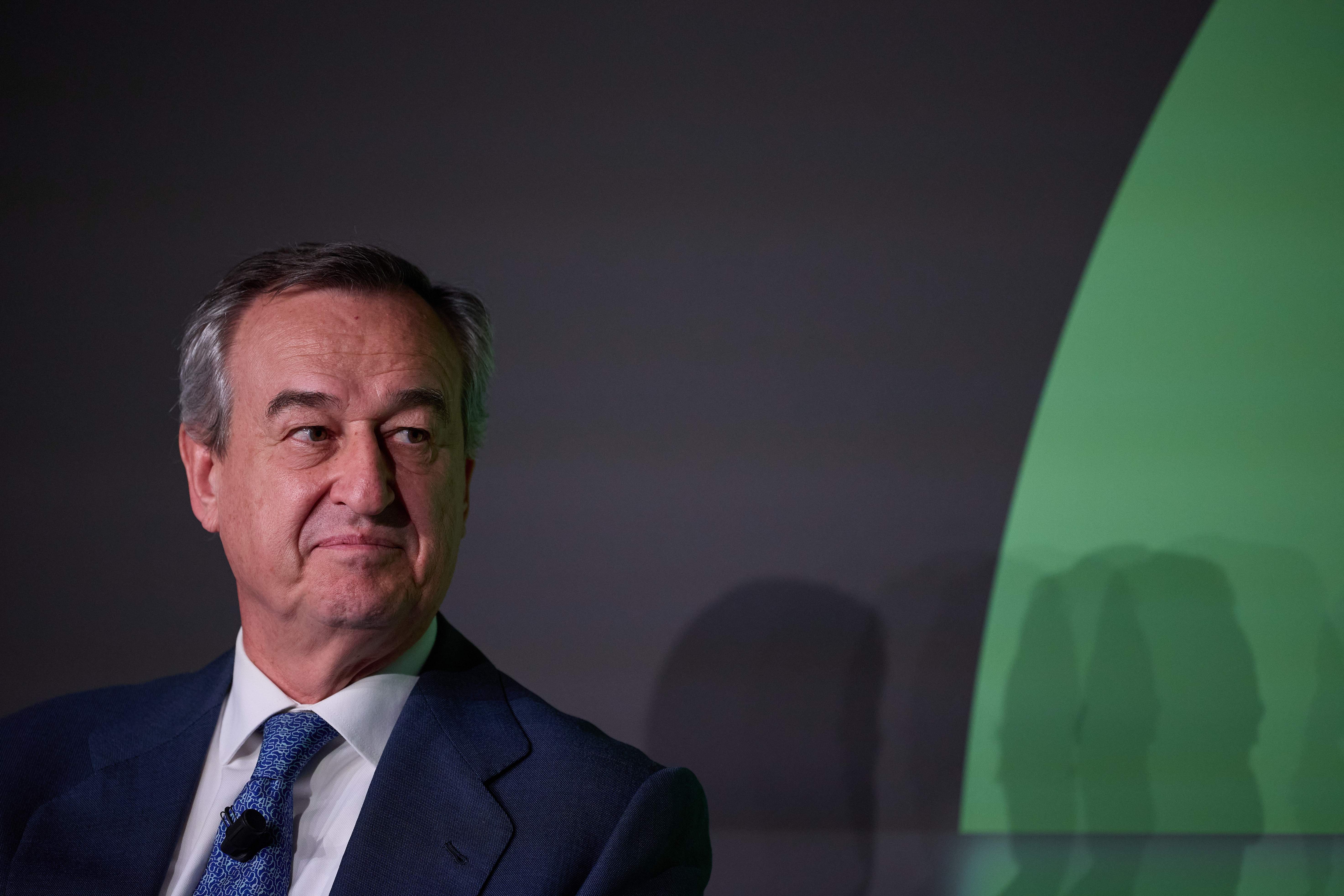 El Sabadell fa el primer pas per oposar-se formalment a l'opa: es persona en la CNMC