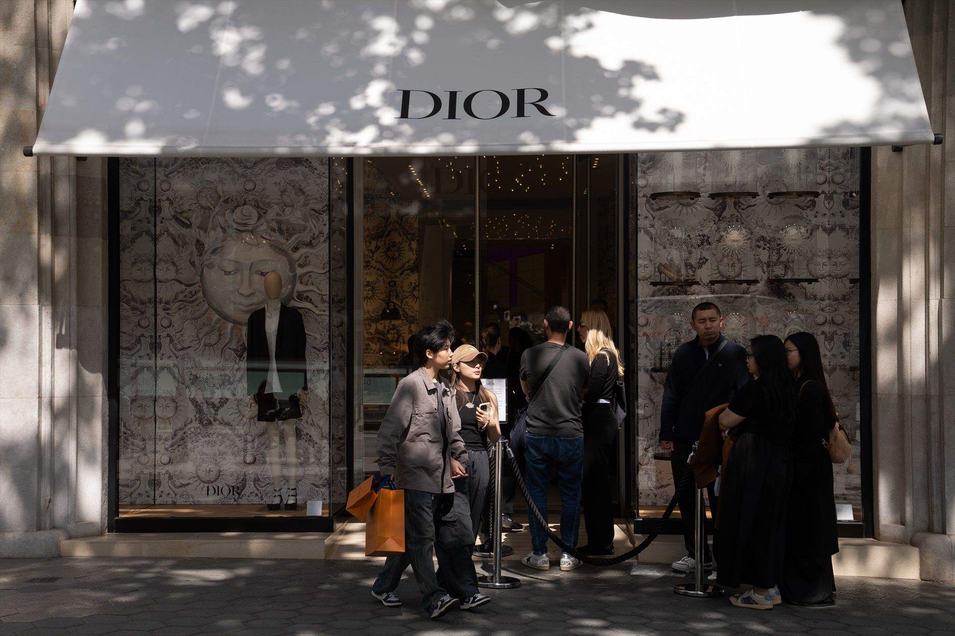 Estas son las calles comerciales más caras de España: Barcelona lidera el ranking
