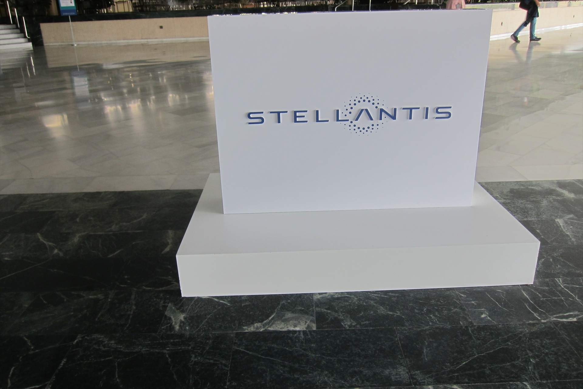 Stellantis y CATL invertirán 4.100 millones en un centro de baterías en Zaragoza