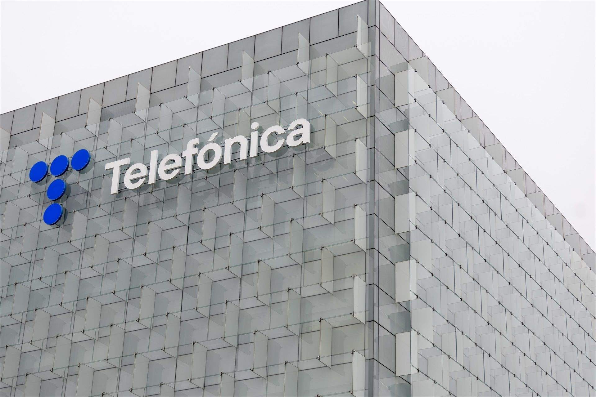CriteriaCaixa, el Estado y STC cobrarán cada uno 85 millones en dividendos de Telefónica