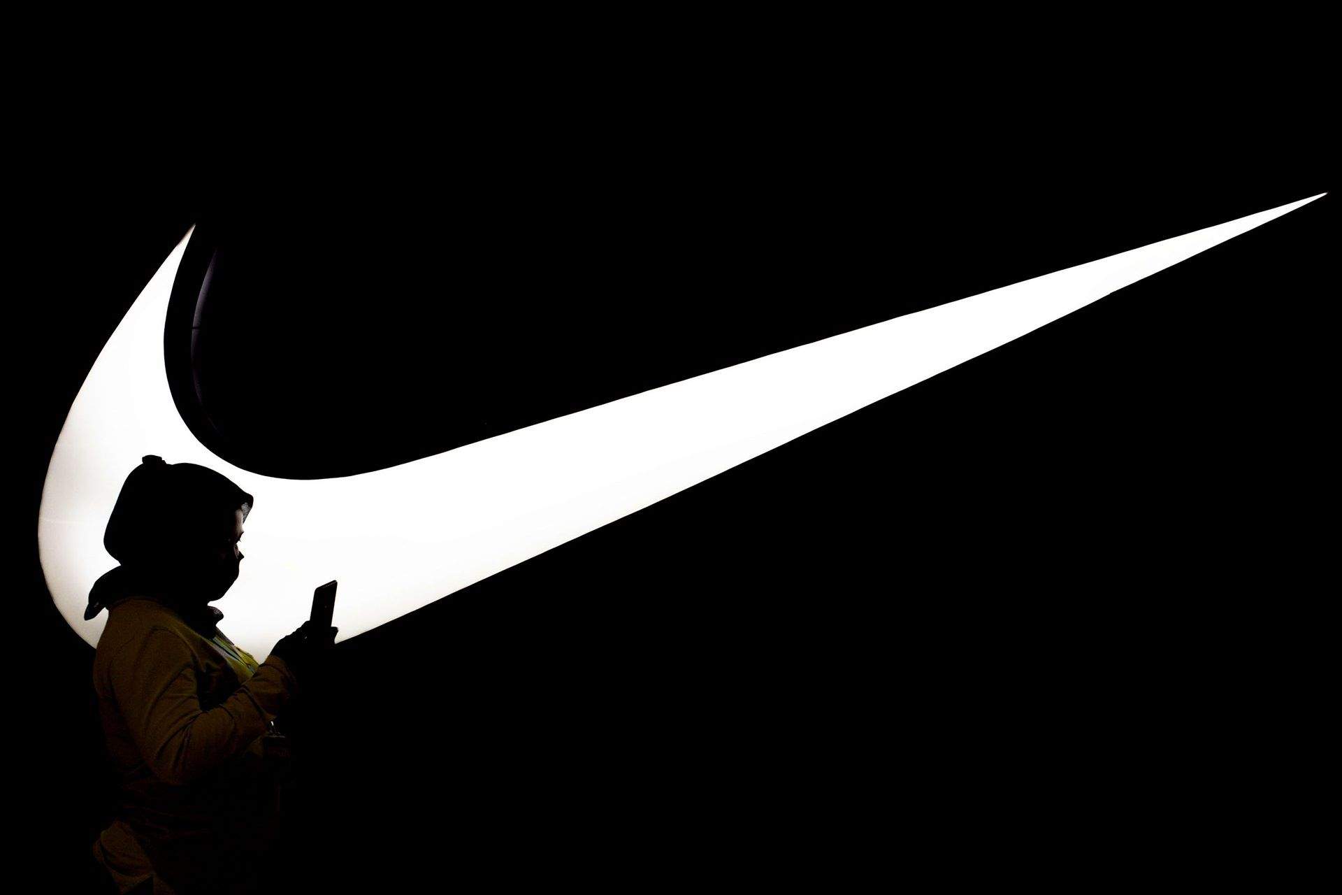 nike tienda logo