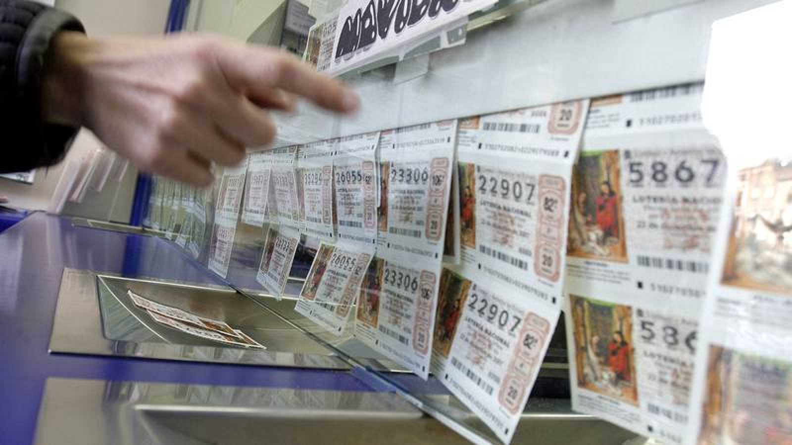 ¿Cómo tributan las participaciones de la Lotería? Lo que se queda Hacienda con el Gordo y la pedrea