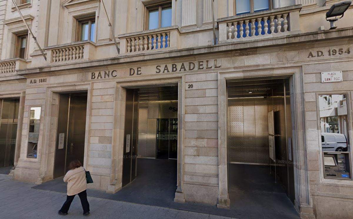 El consejo del Sabadell aprueba el cambio de sede del banco a Catalunya