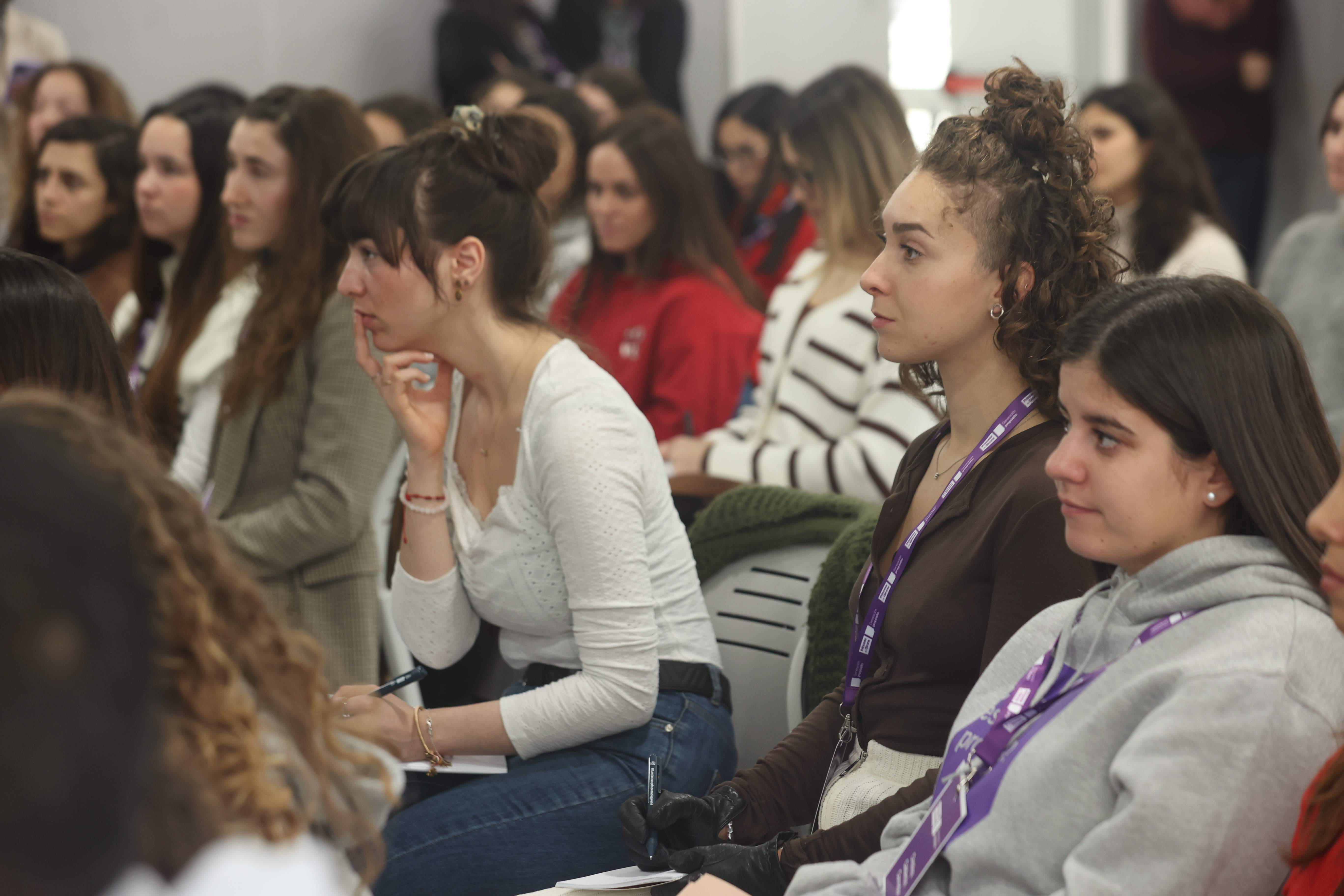 La Fundación Princesa de Girona, Microsoft y Founderz formarán en IA a 200.000 jóvenes