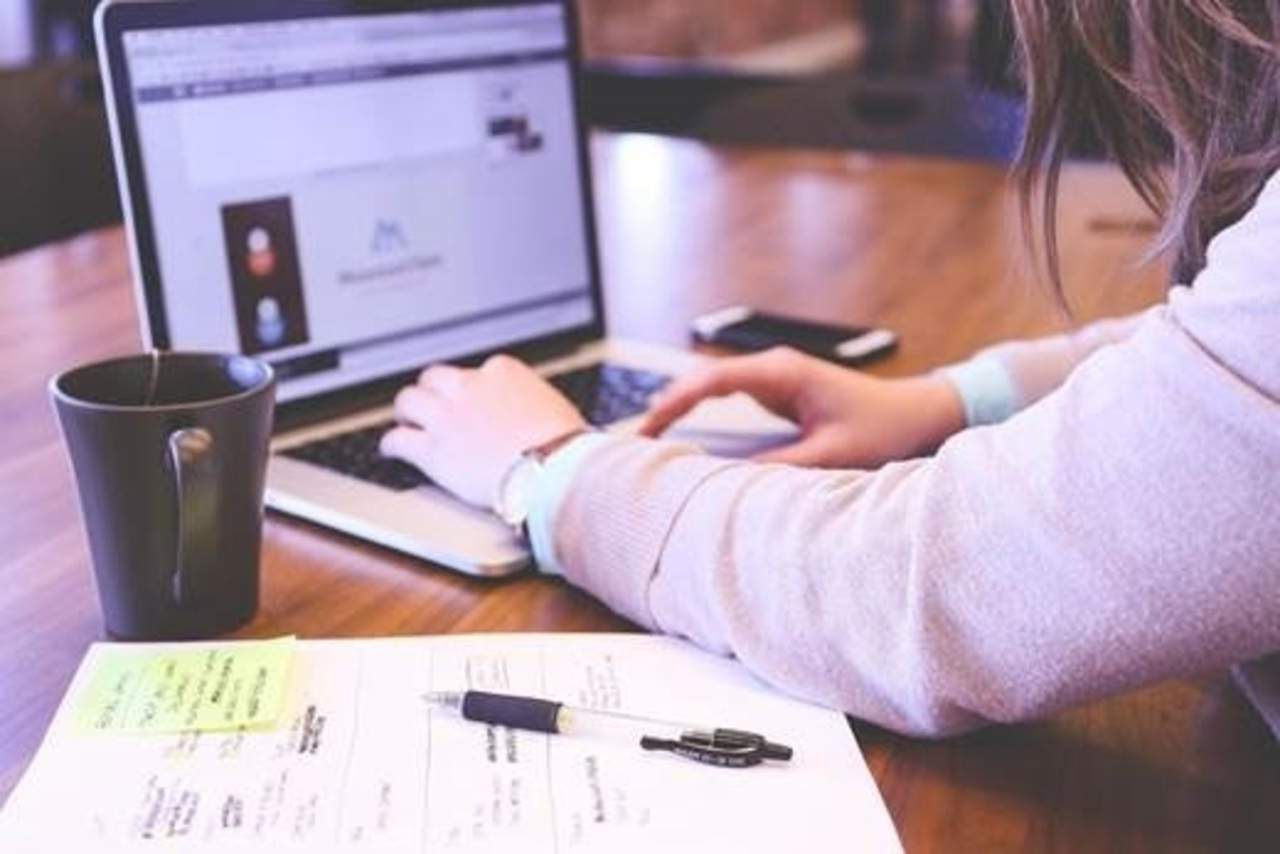 ¿Qué festivos me corresponden si teletrabajo desde una localidad distinta a la de mi centro de trabajo?
